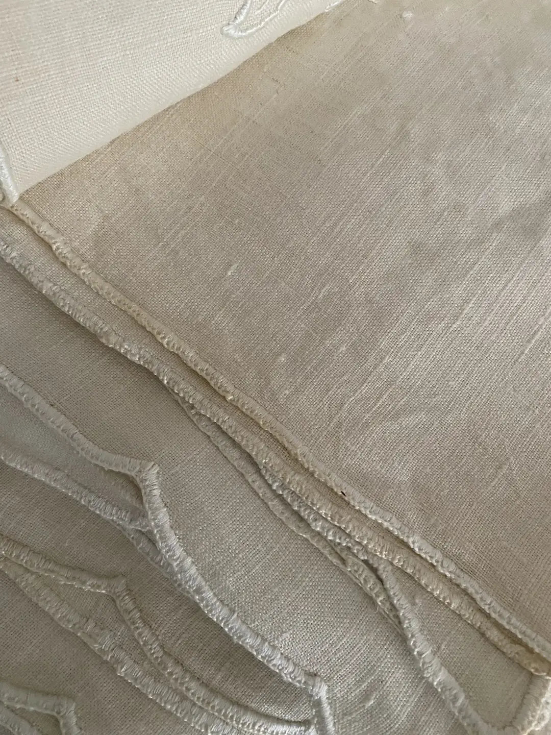 17 Pc Collection Runners Antique Linen Embroidered Rose Table Dressings