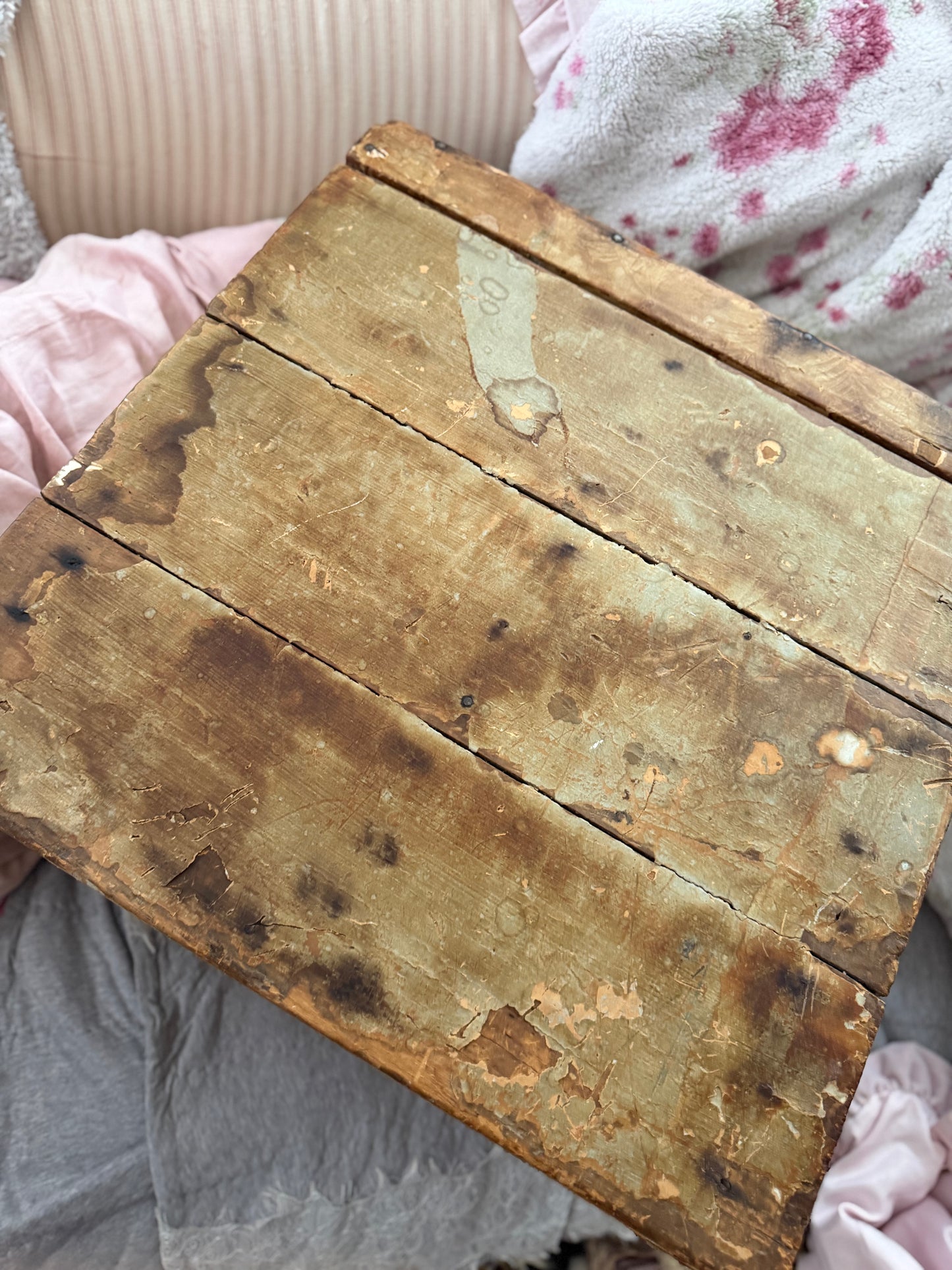 RARE RASSC Rachel Ashwell Shabby Chic Antique Wood Wallpaper Crate Chest Box