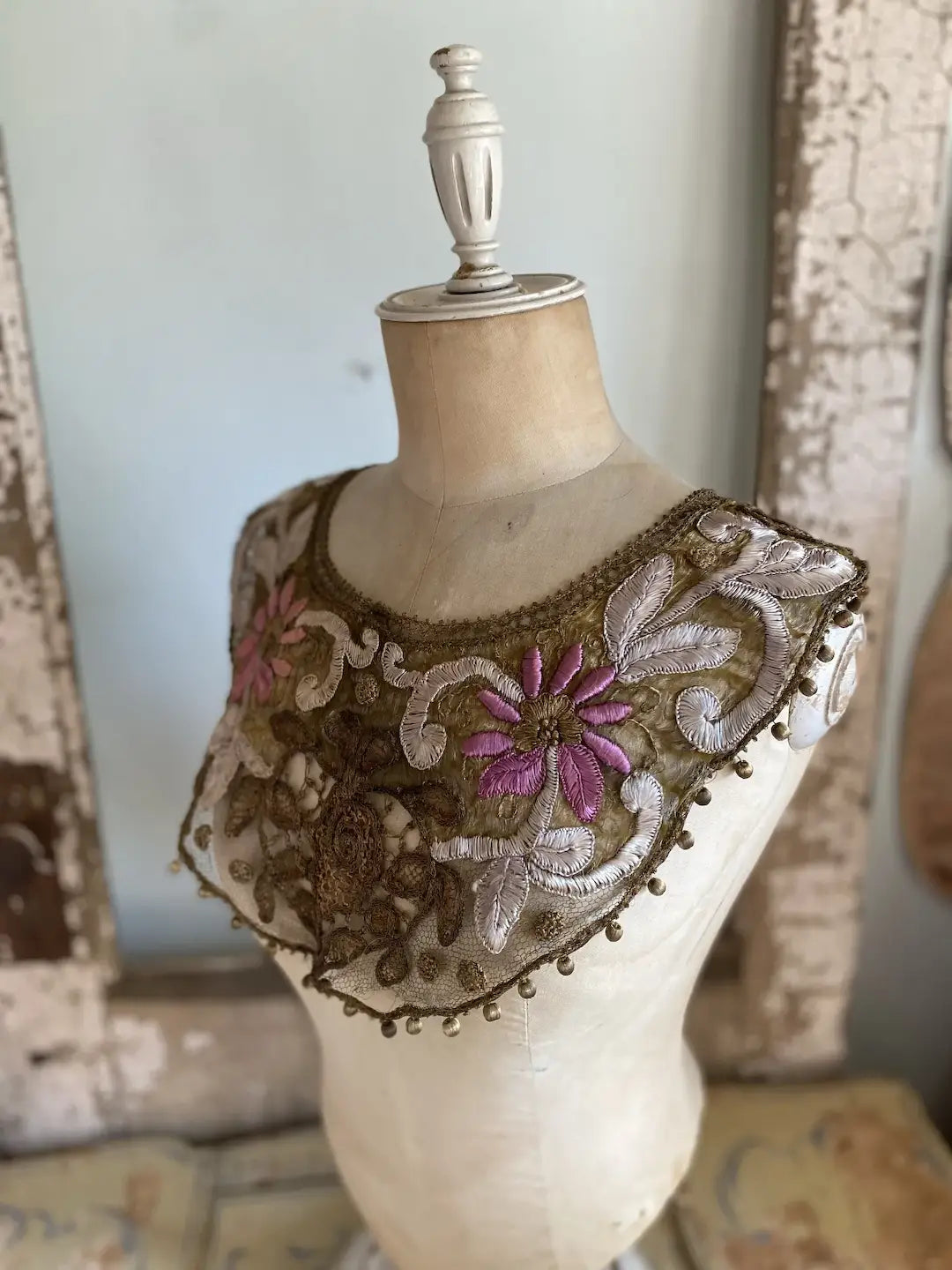 Antique Museum Piece 1920s Collar Gold Lame Lace Silk Embroidered Pink