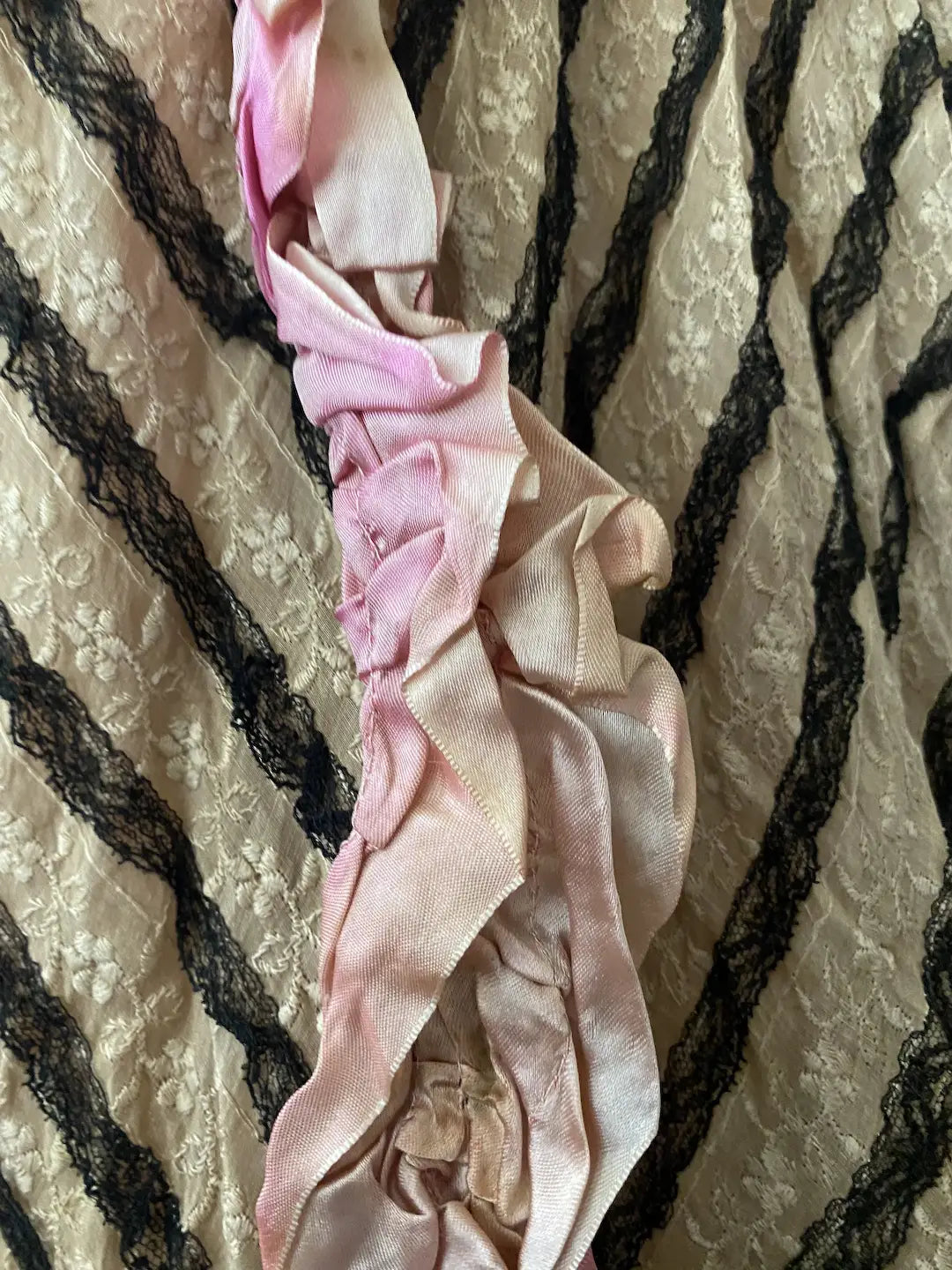 Antique Theater Skirt Black White Pink Lace