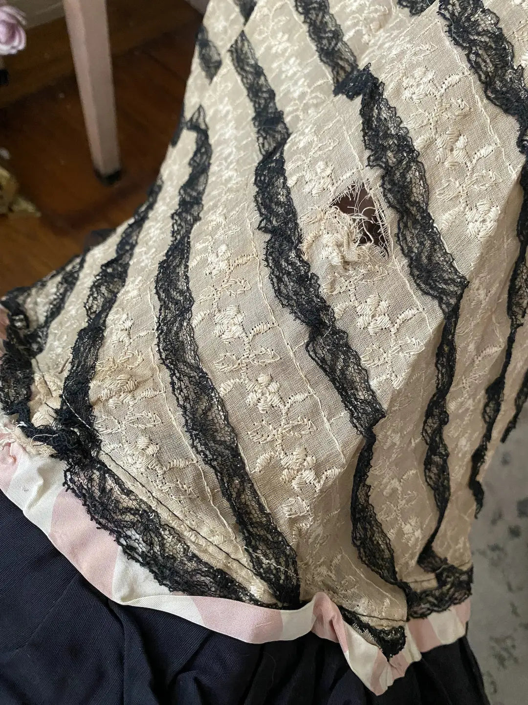 Antique Theater Skirt Black White Pink Lace