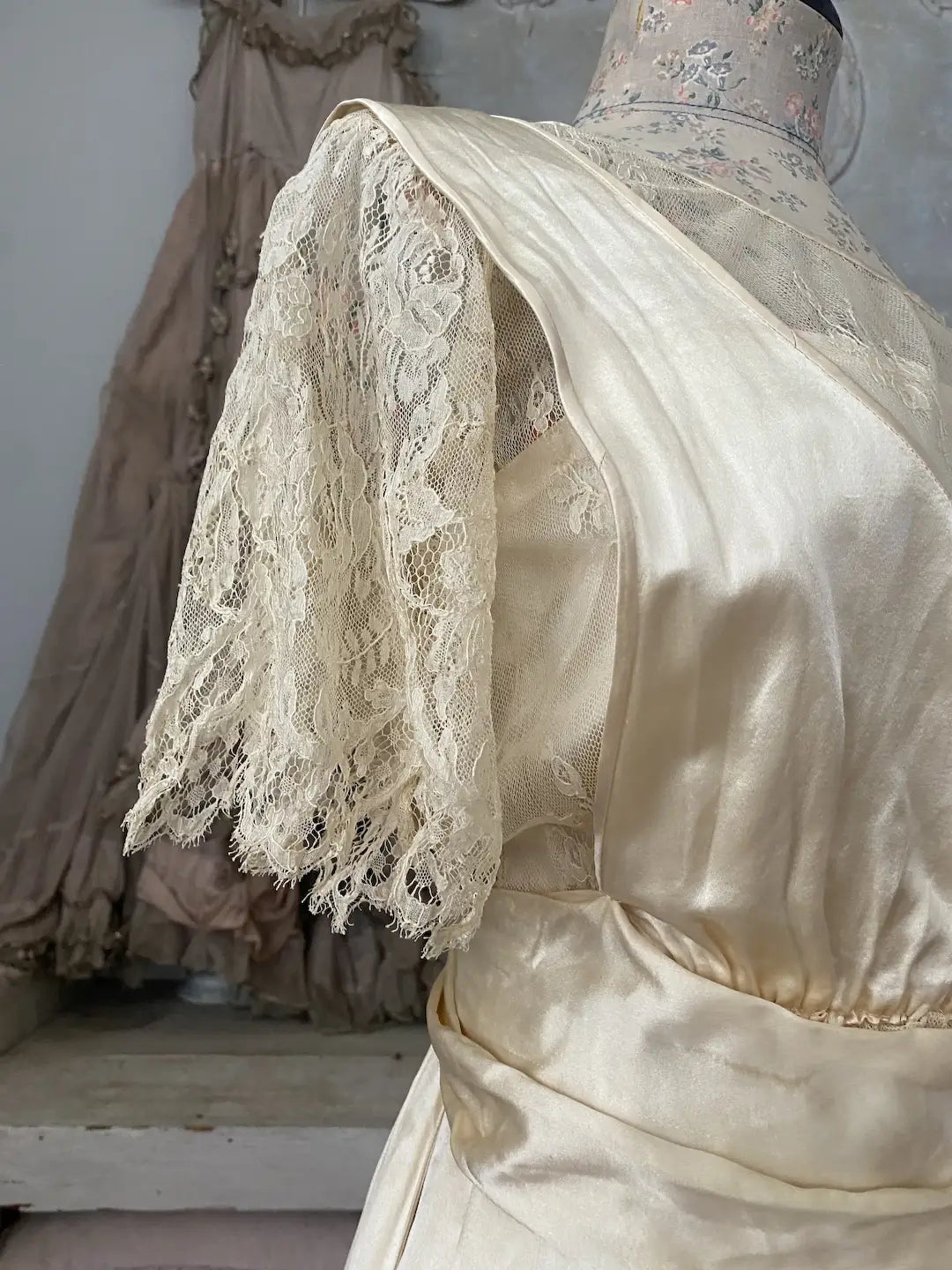 Antique 1920s Wedding Dress Silk Chantilly Lace