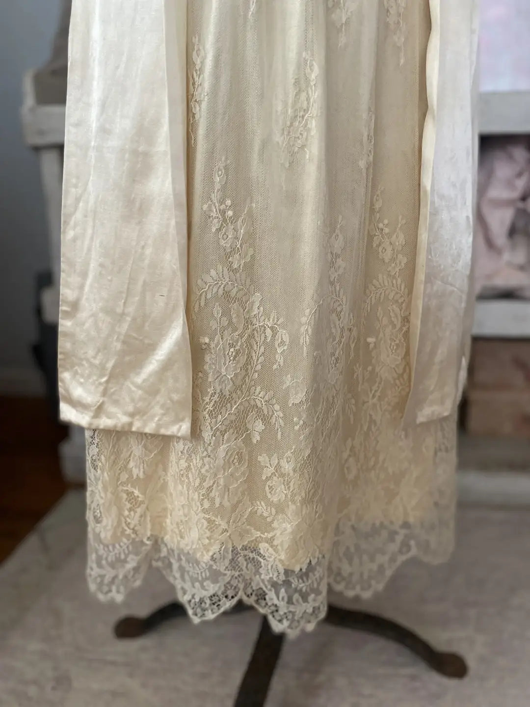 Antique 1920s Wedding Dress Silk Chantilly Lace