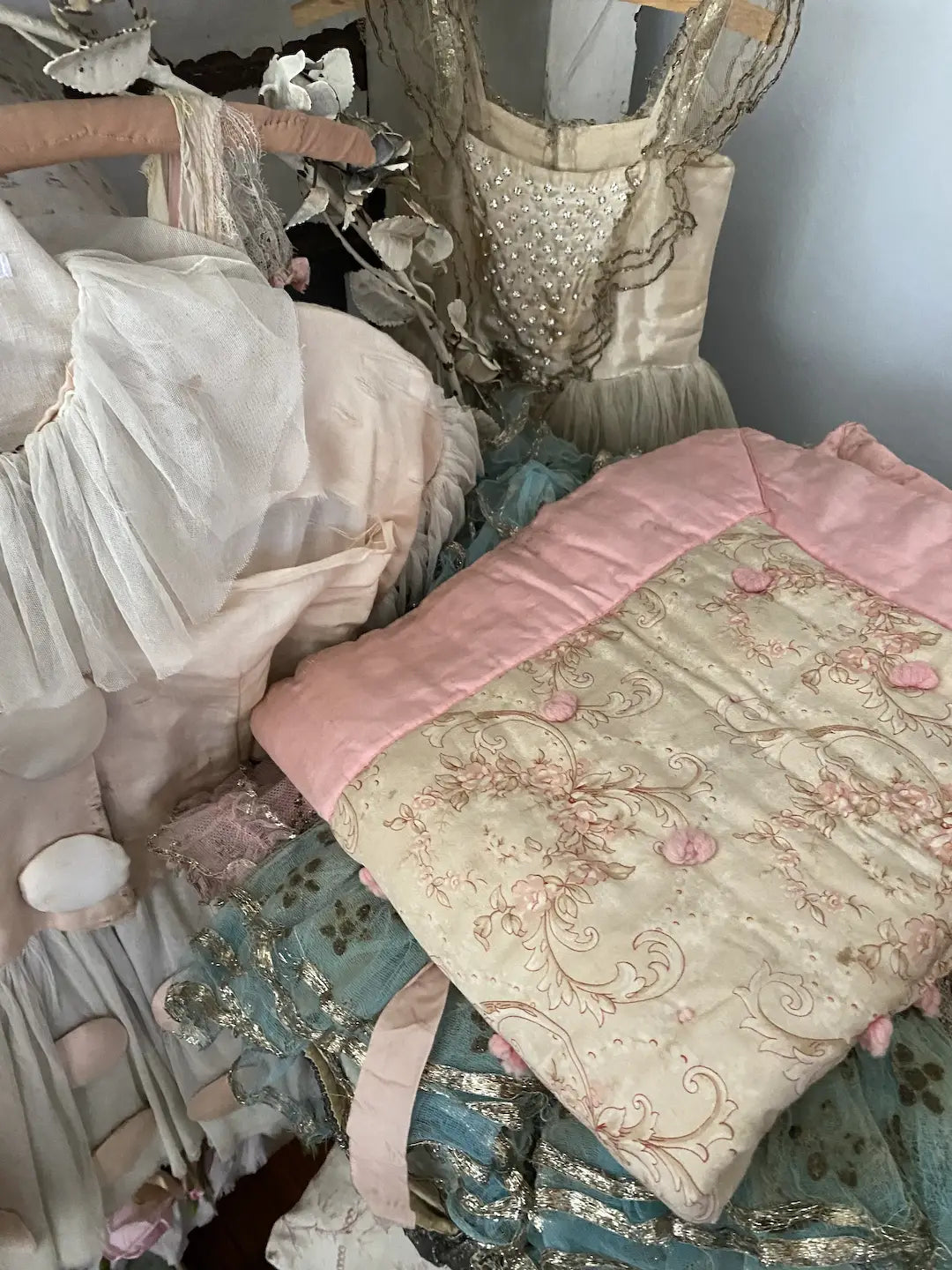 Antique French Boutis Quilt Pink Rose Wreath Shabby Chic