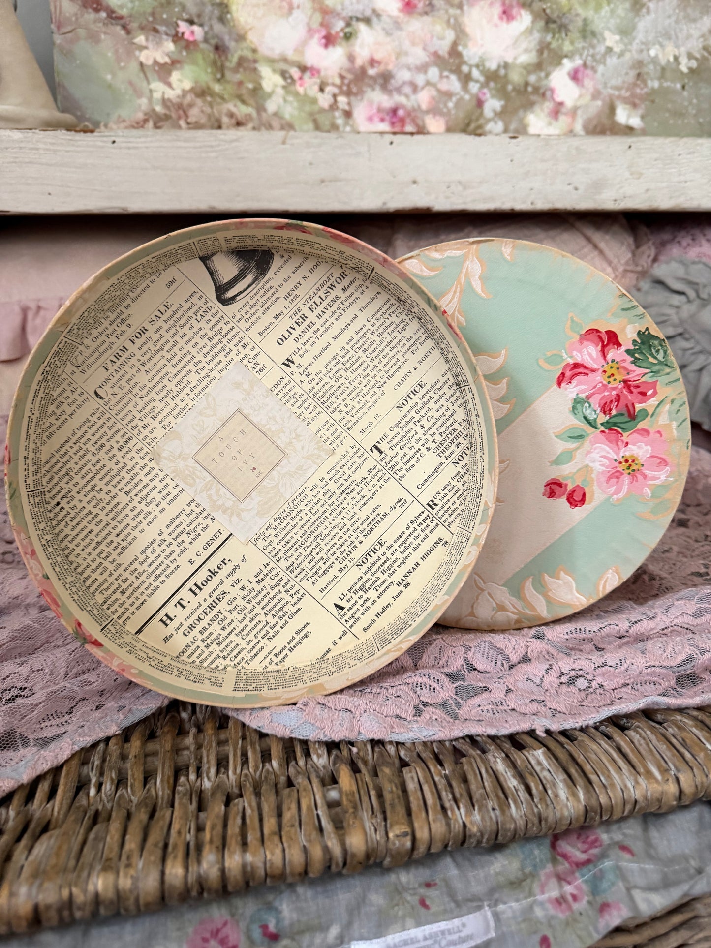 Antique Petite Wallpaper Hatbox