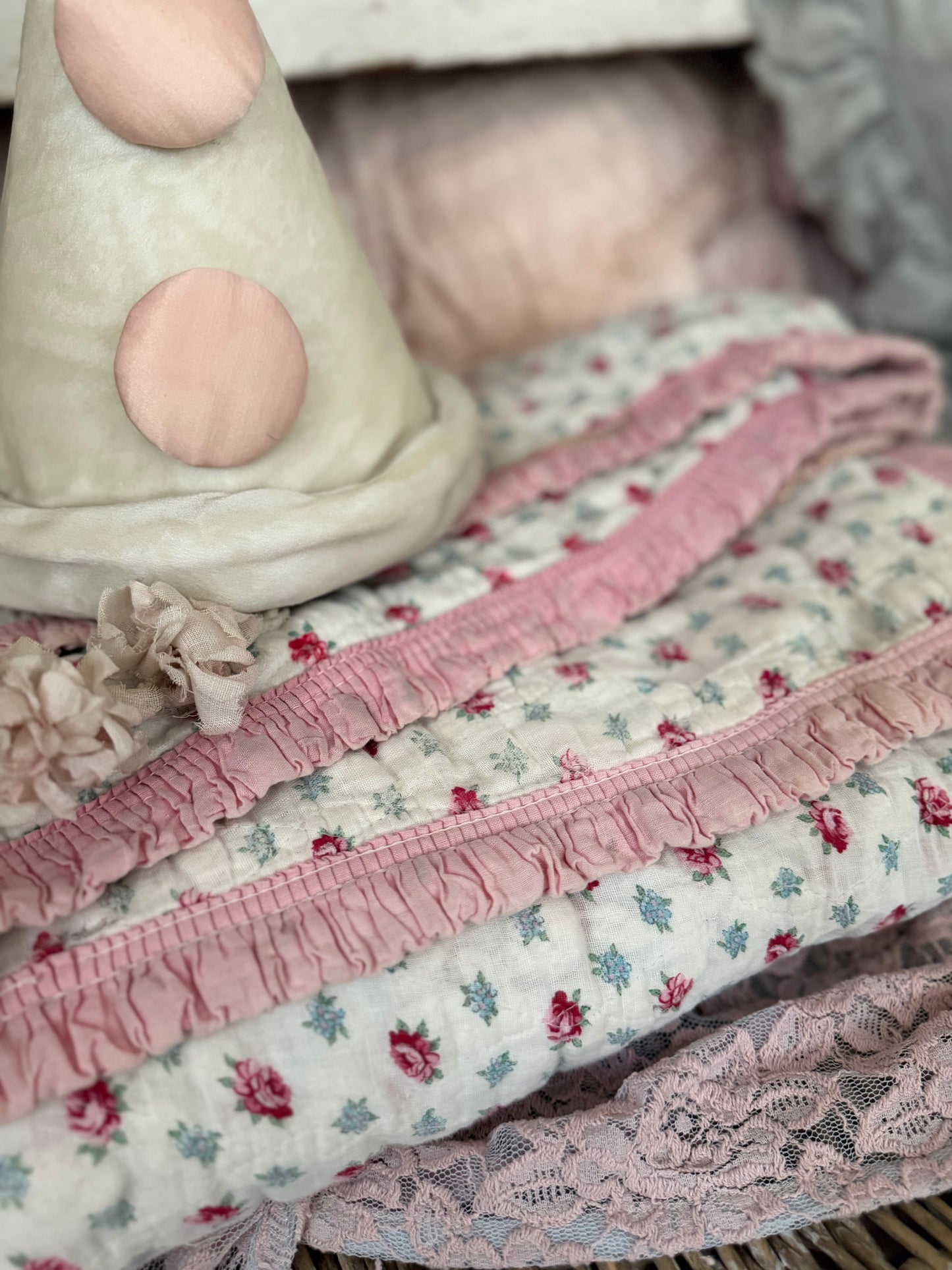 Vintage Pink Rose Ruffed Blanket