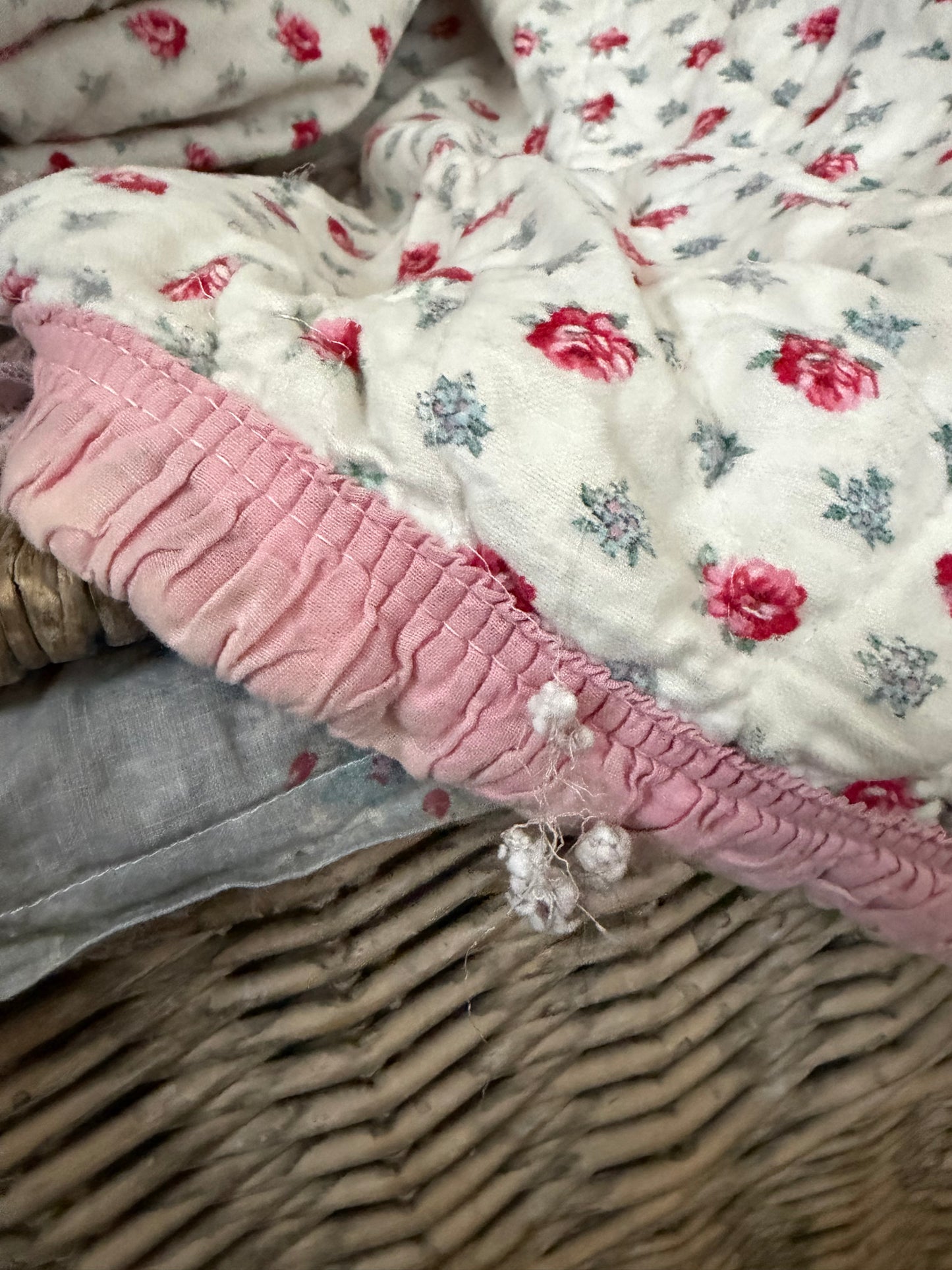 Vintage Pink Rose Ruffed Blanket