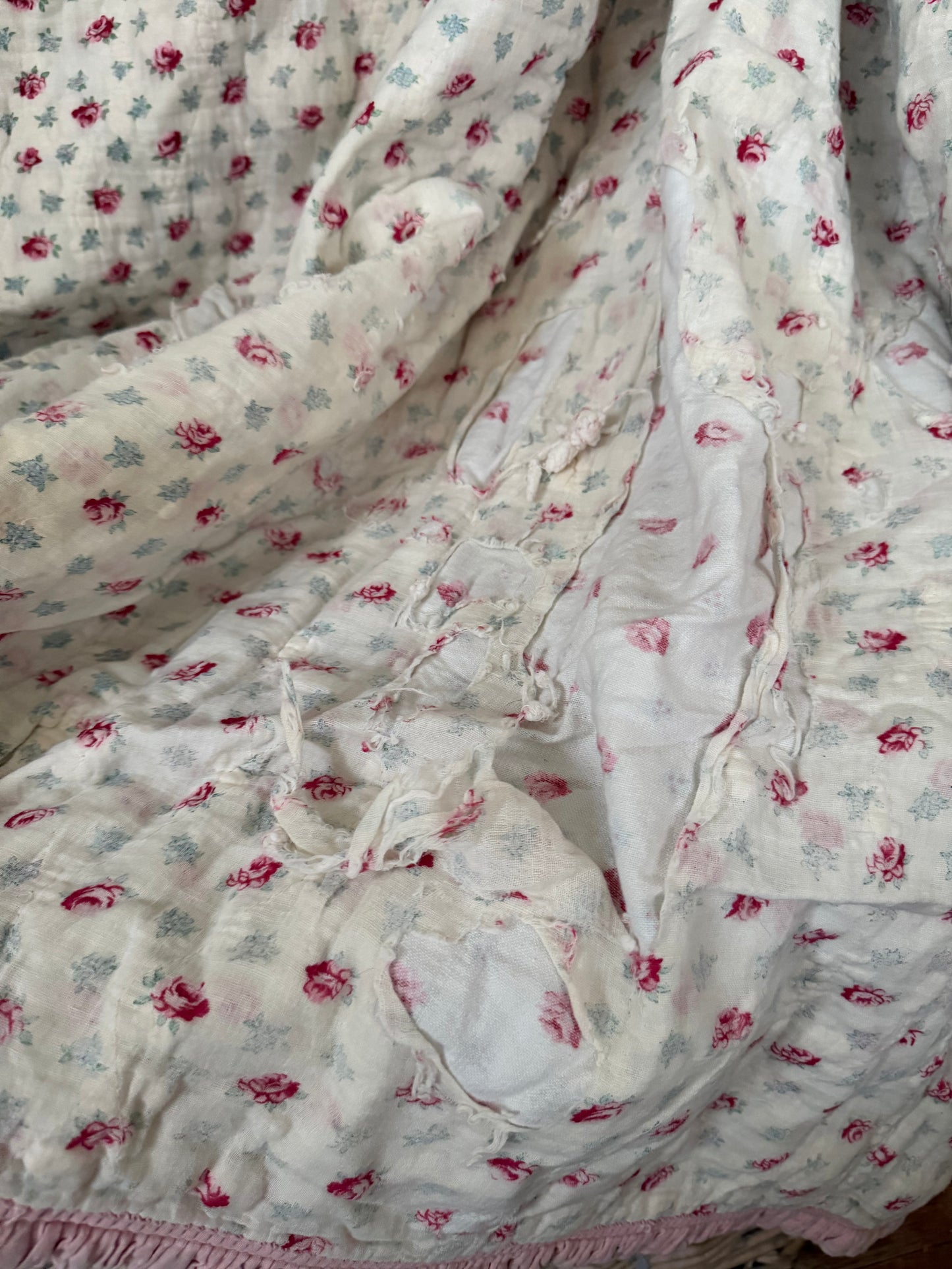 Vintage Pink Rose Ruffed Blanket