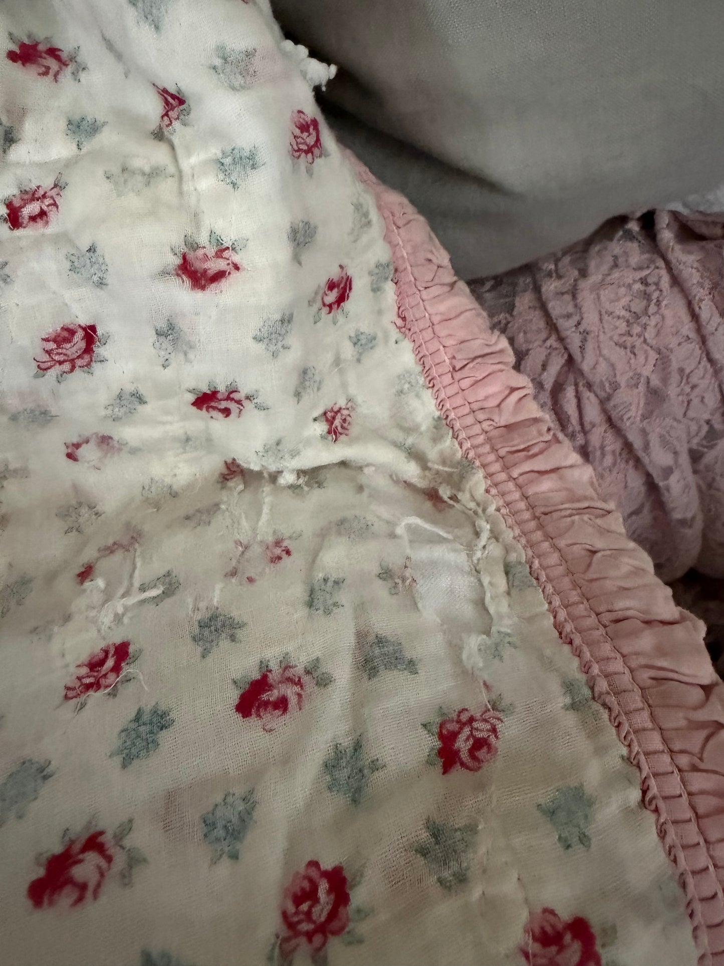 Vintage Pink Rose Ruffed Blanket