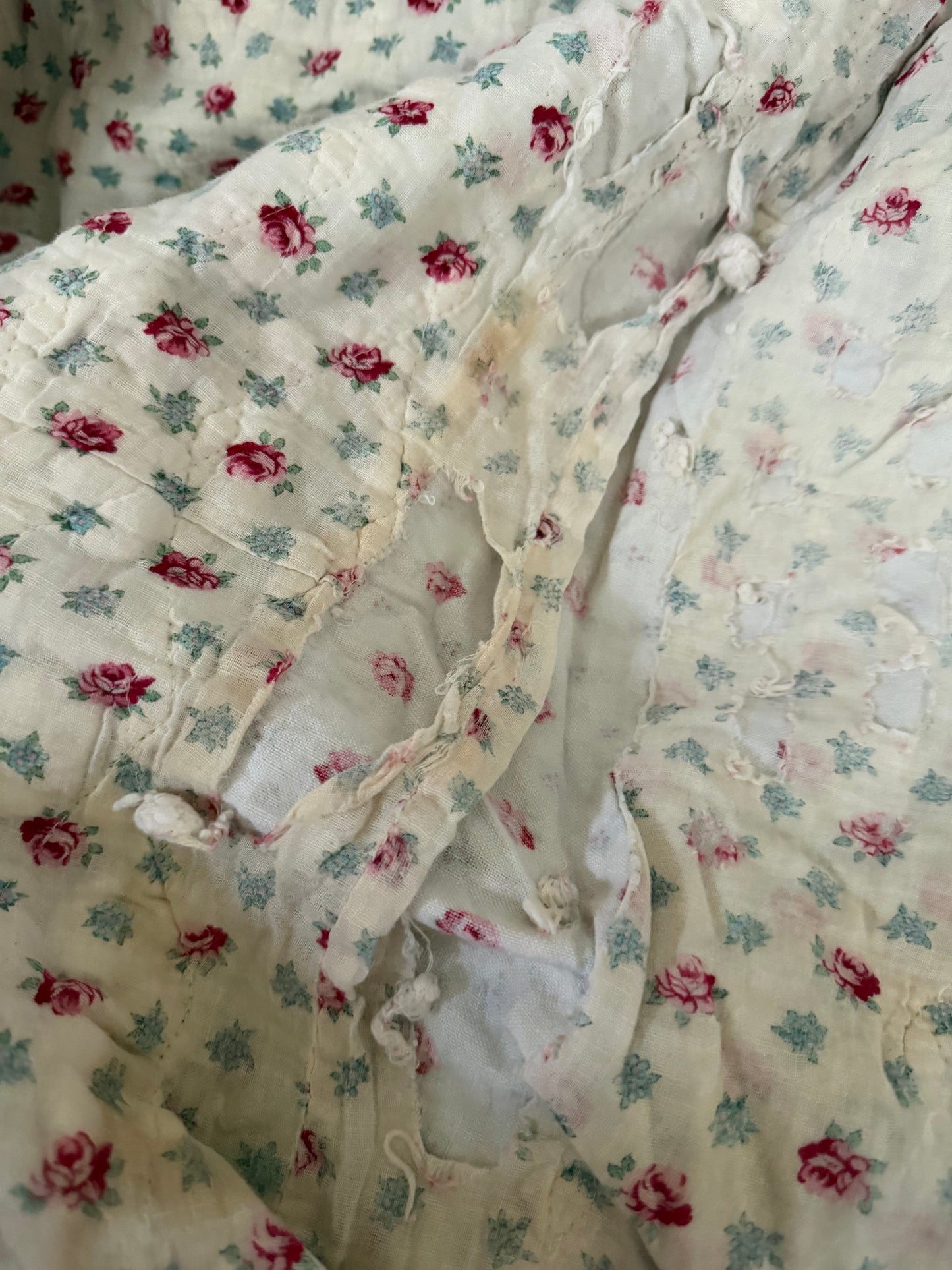 Vintage Pink Rose Ruffed Blanket