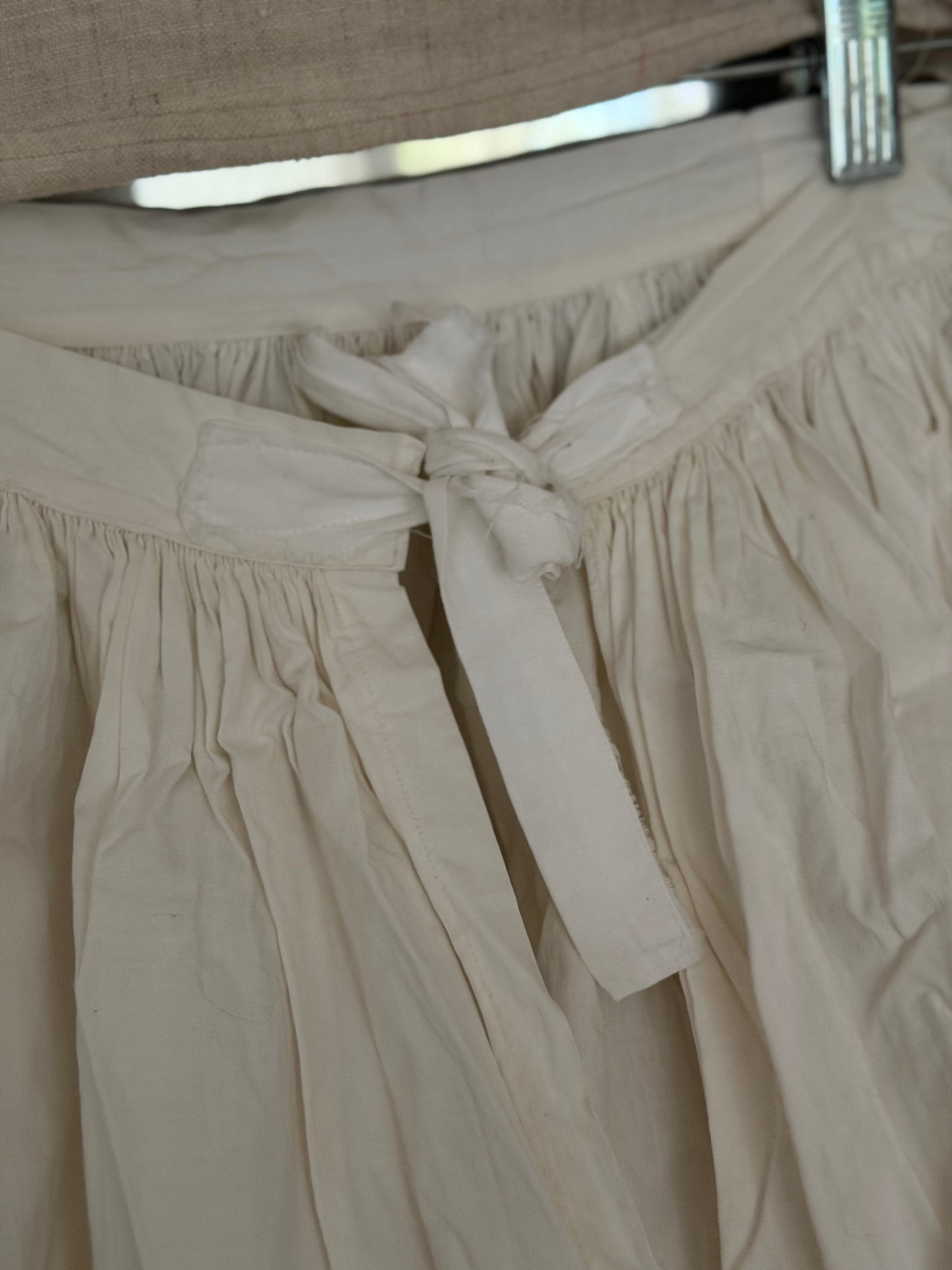 Antique White Simple Ruffle Petticoat