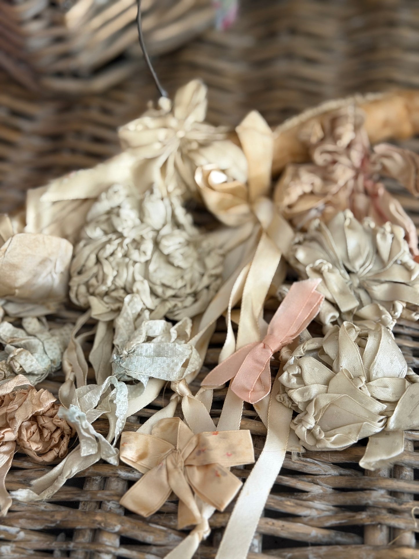 Collection Antique Timeworn Pastel Silk Ribbon Bows