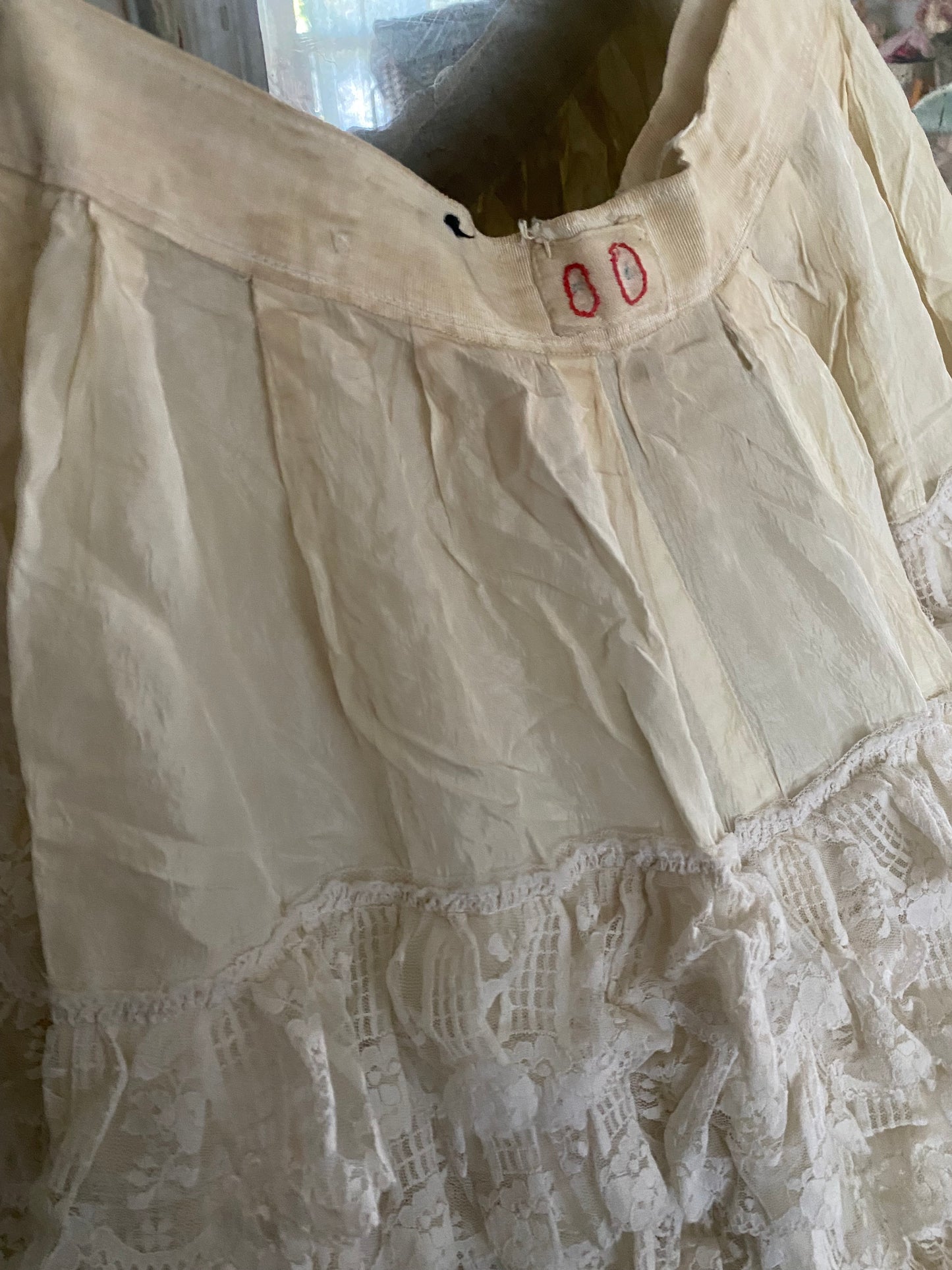 RARE Antique French Ruffled Lace Theater Ballet Skirt N0.00