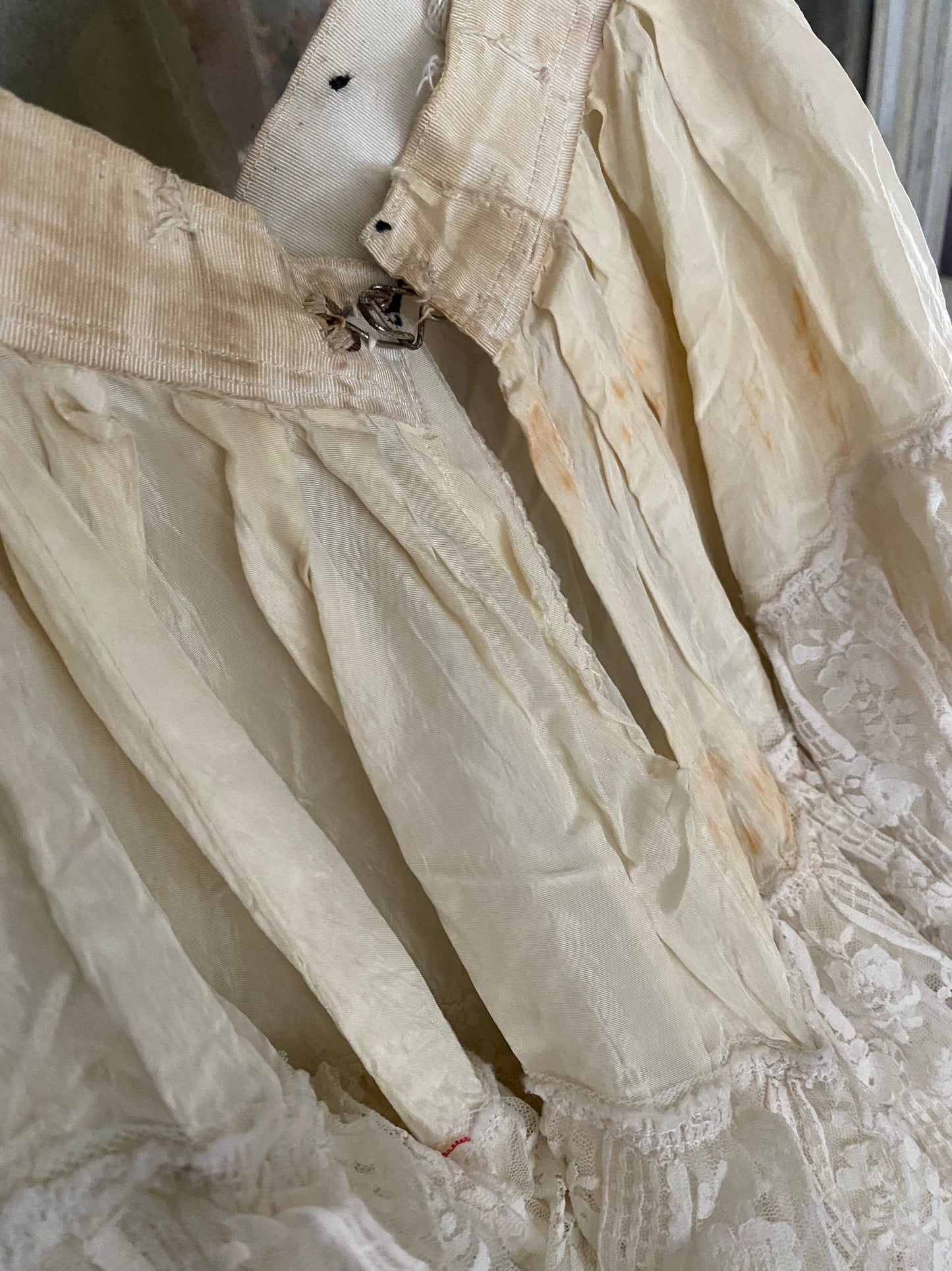 RARE Antique French Ruffled Lace Theater Ballet Skirt N0.00