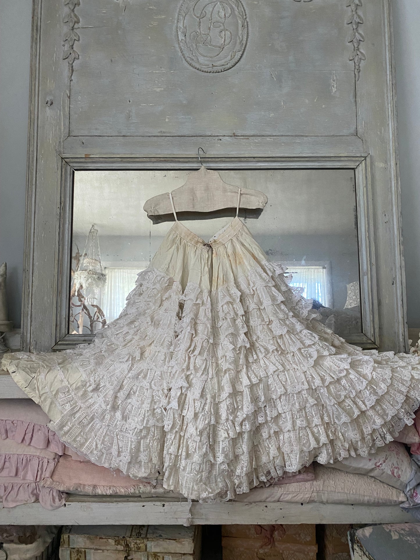 RARE Antique French Ruffled Lace Theater Ballet Skirt N0.00