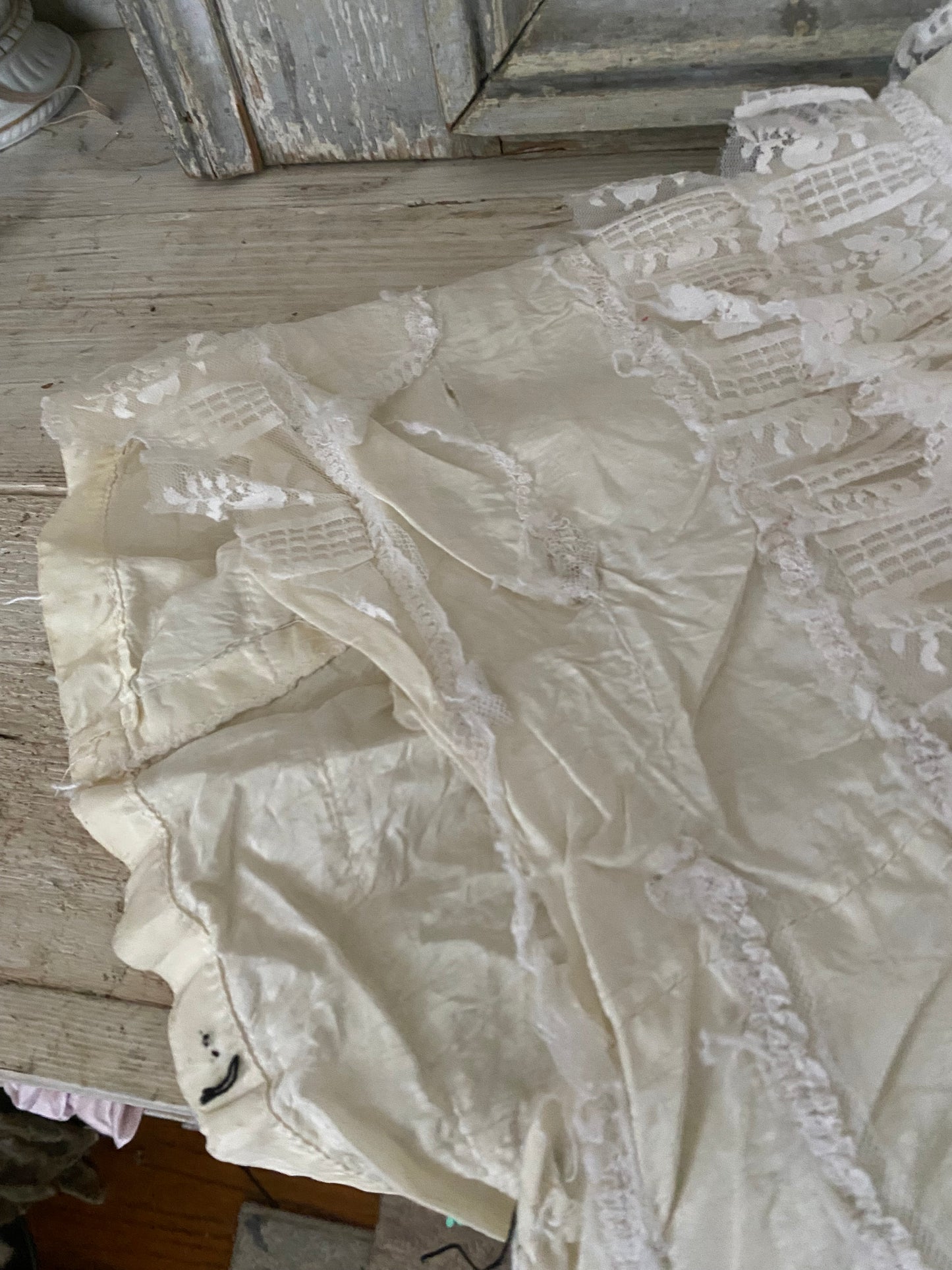 RARE Antique French Ruffled Lace Theater Ballet Skirt N0.00