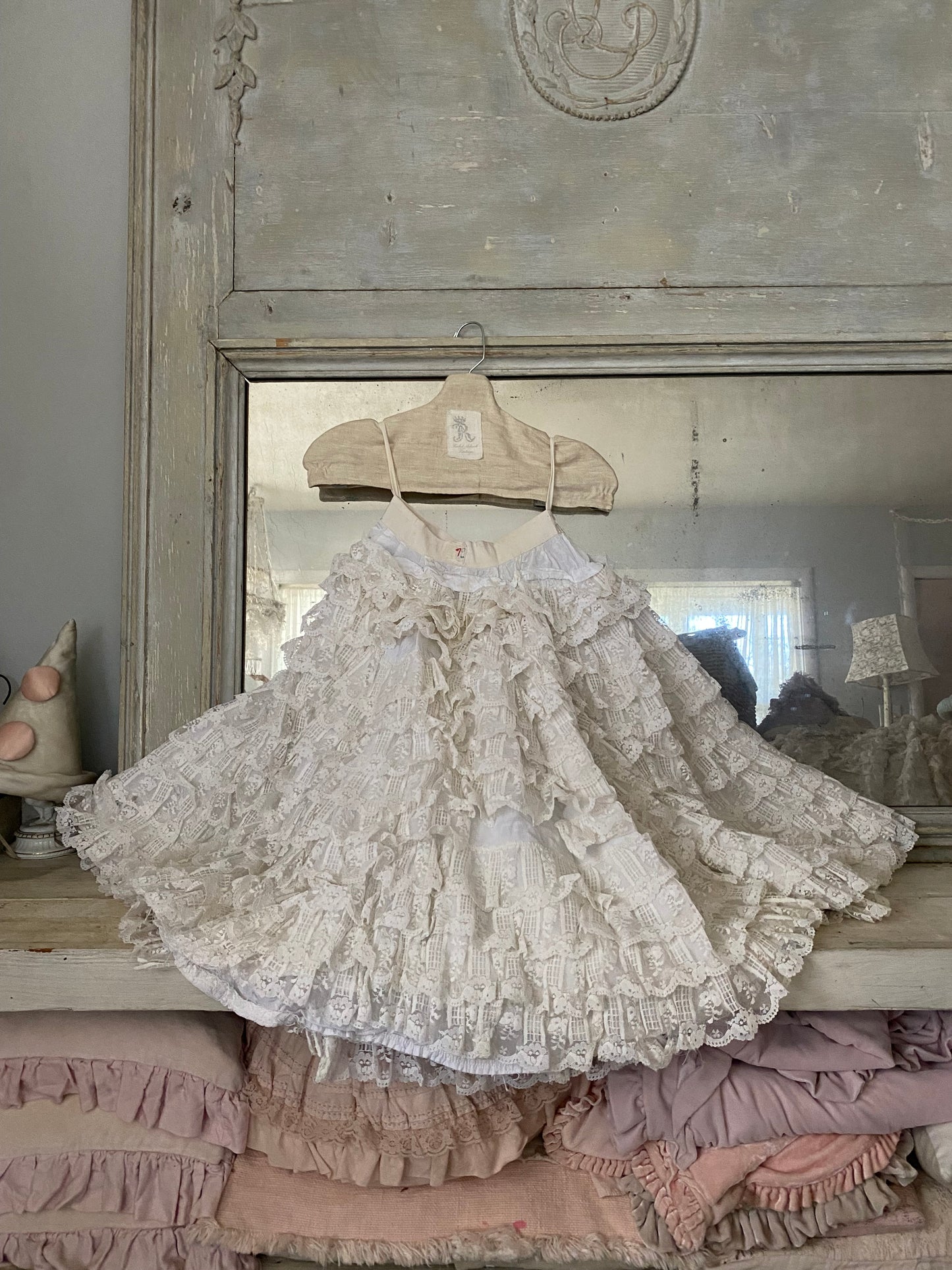 RARE Antique French Ruffled Lace Theater Ballet Skirt N0.19