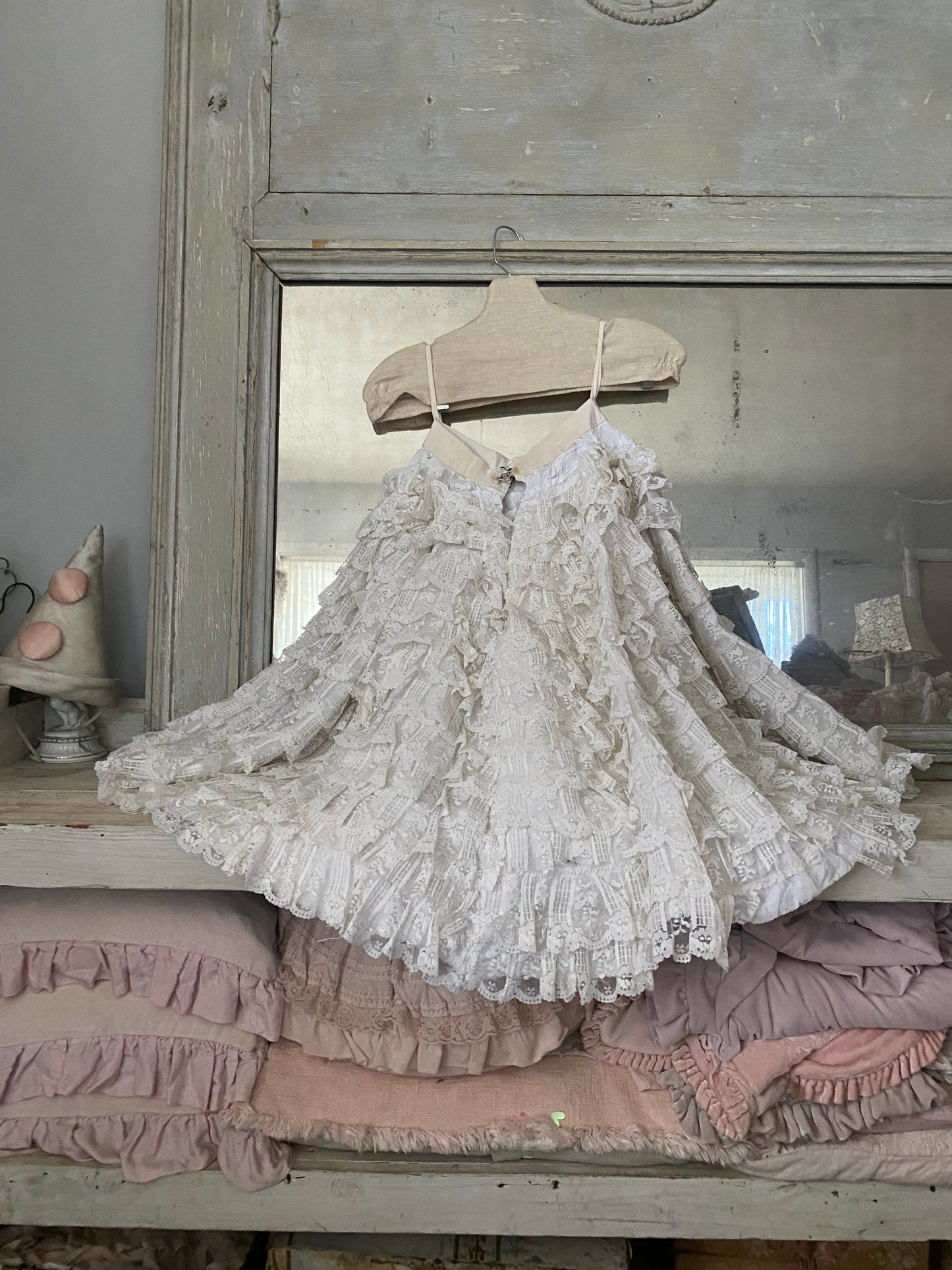 RARE Antique French Ruffled Lace Theater Ballet Skirt N0.19