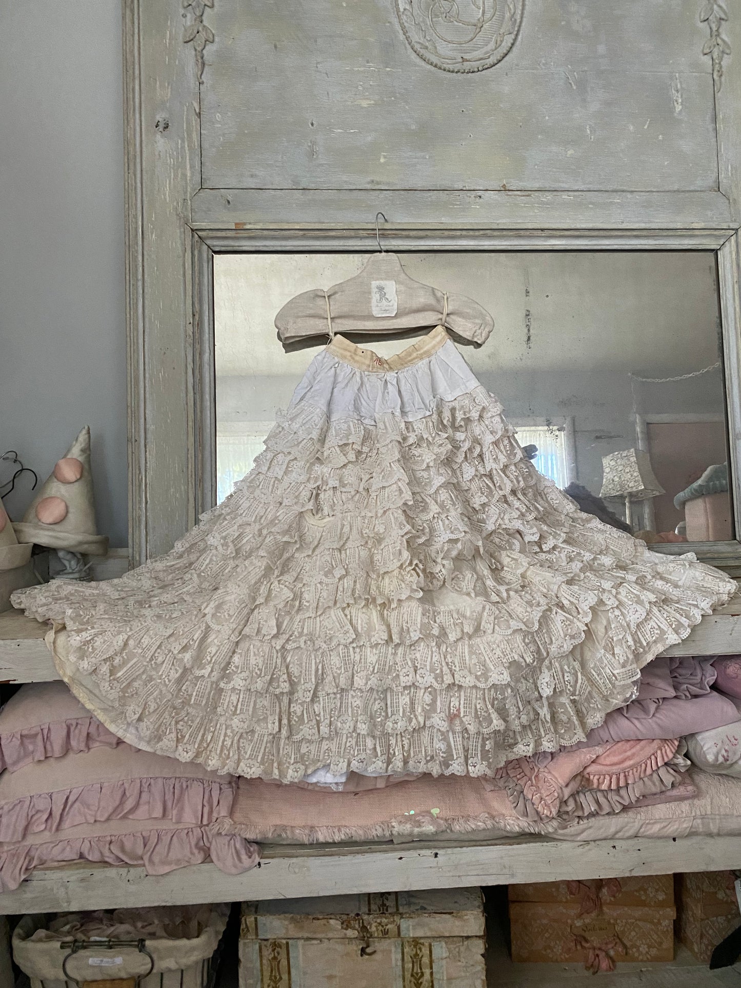 RARE Antique French Ruffled Lace Theater Ballet Skirt N0.16