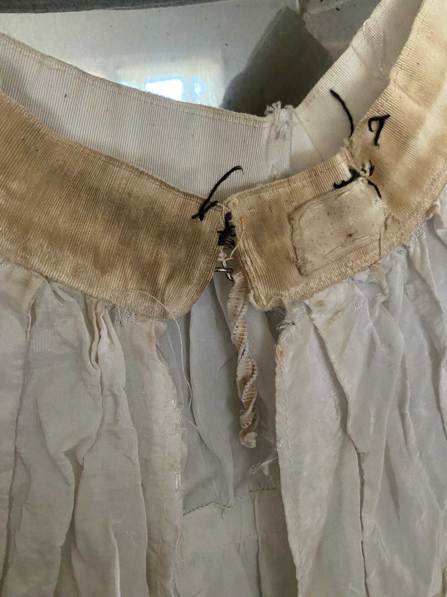 RARE Antique French Ruffled Lace Theater Ballet Skirt N0.16