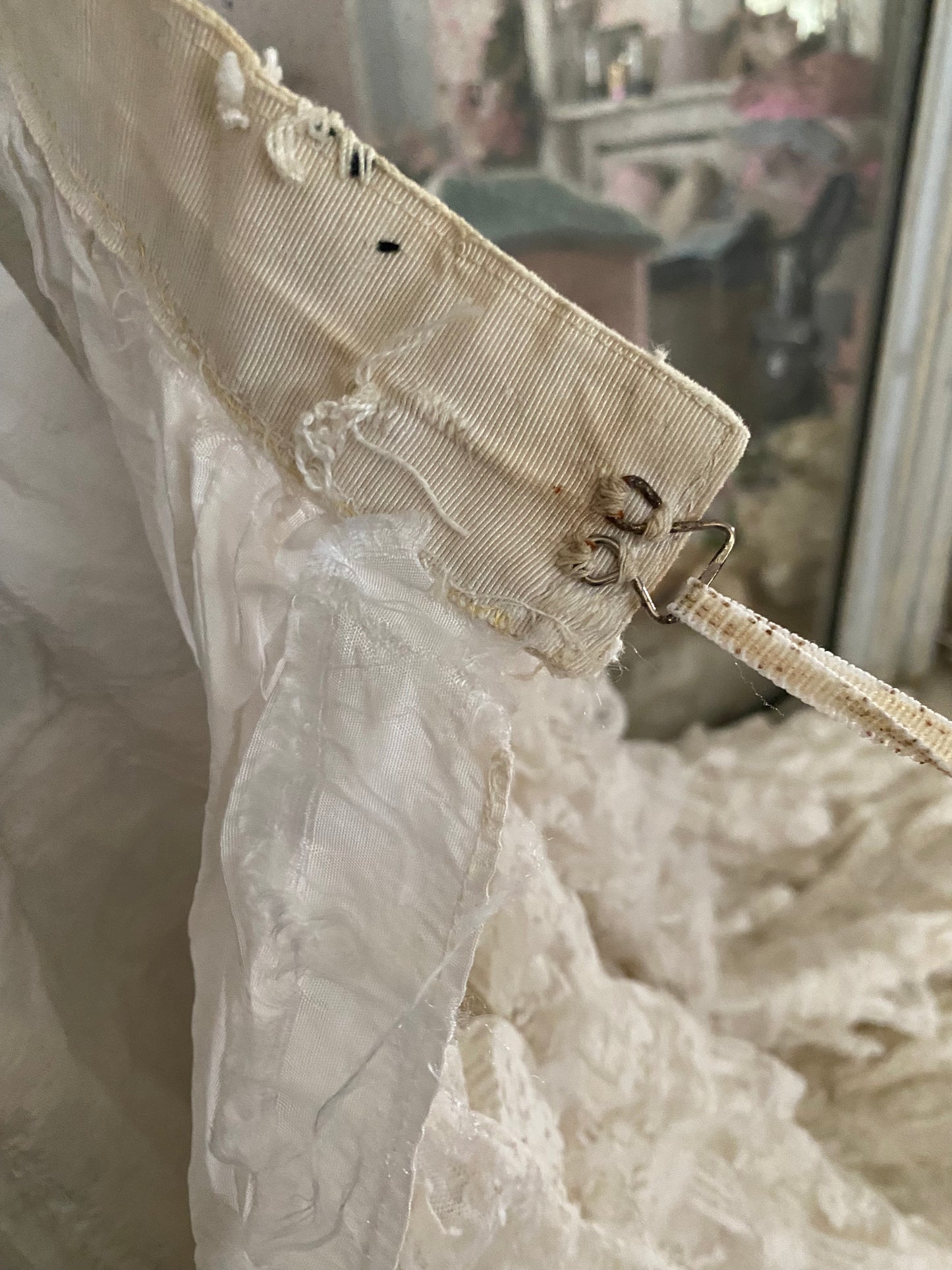 RARE Antique French Ruffled Lace Theater Ballet Skirt N0.16