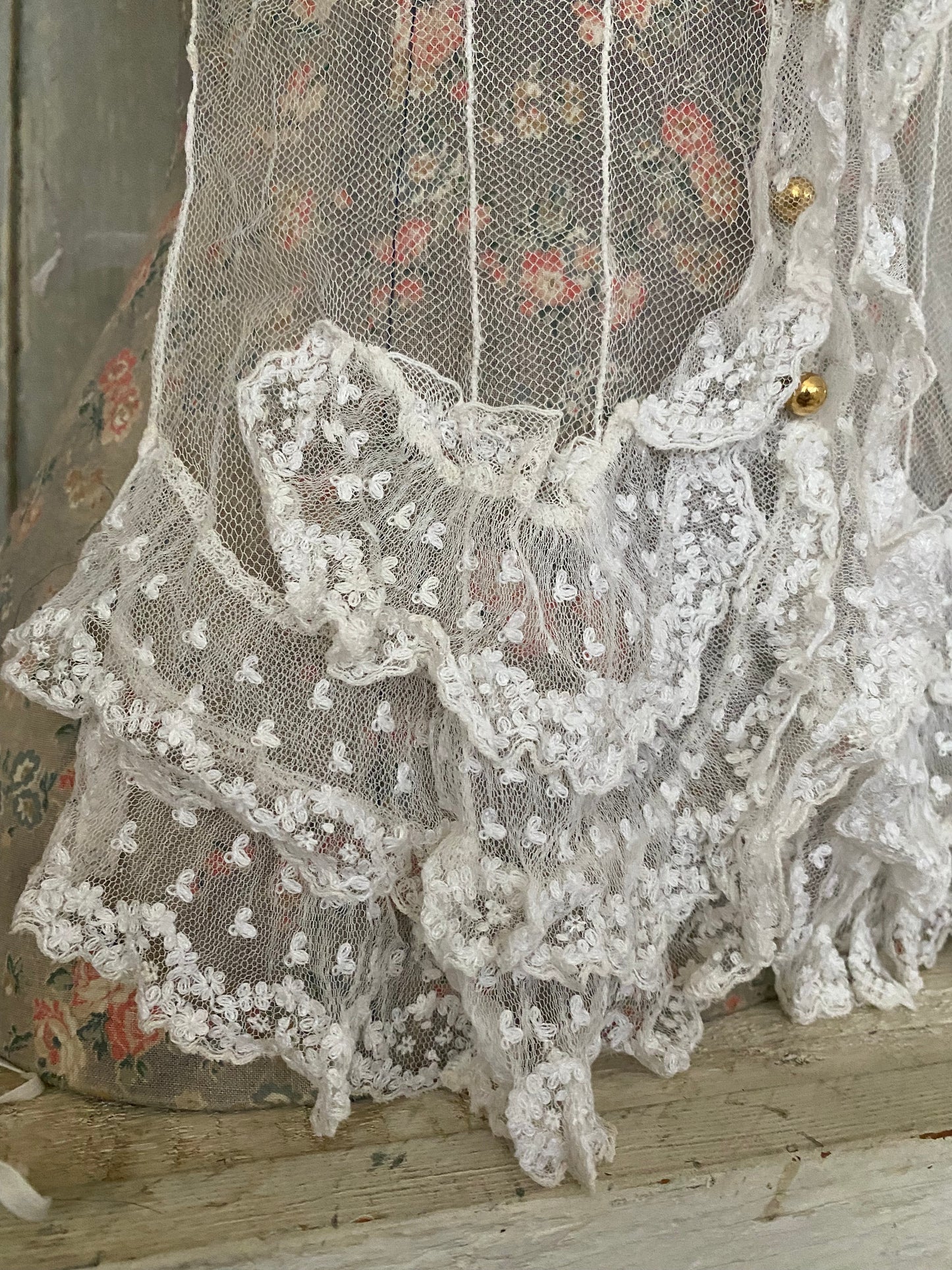 Antique Ruffled Lace Dickey