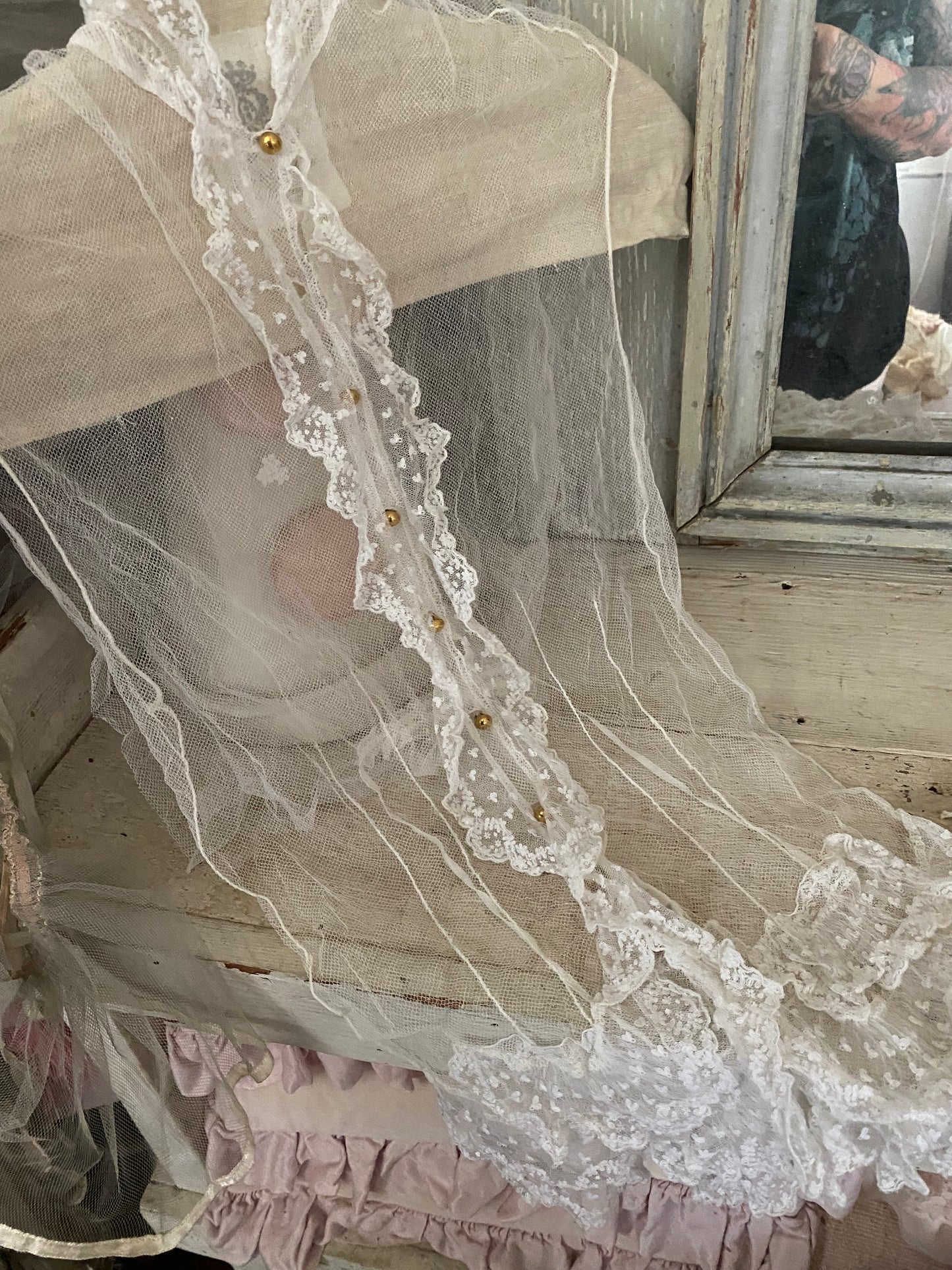Antique Ruffled Lace Dickey
