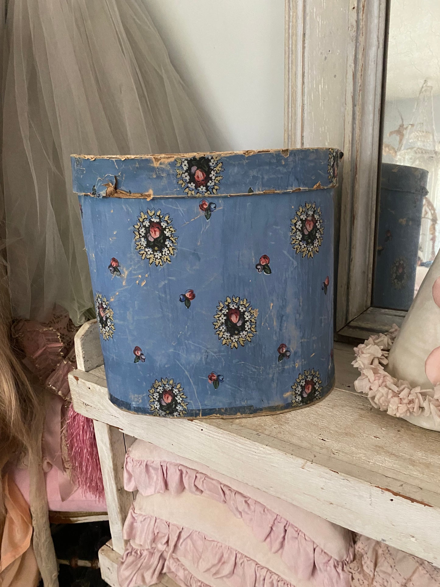 Antique Hat Box Faded Blue Hand Painted Wallpaper