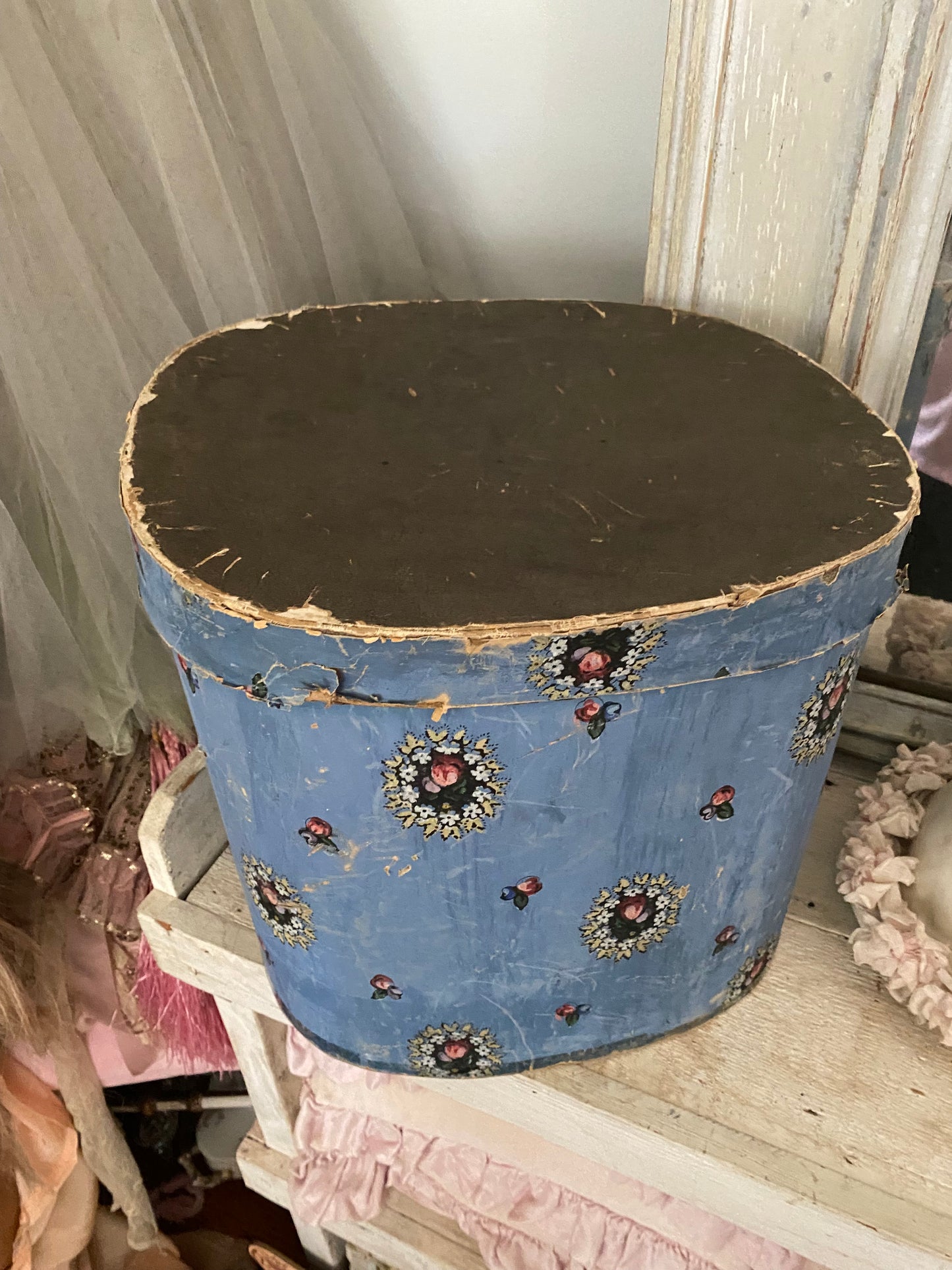 Antique Hat Box Faded Blue Hand Painted Wallpaper