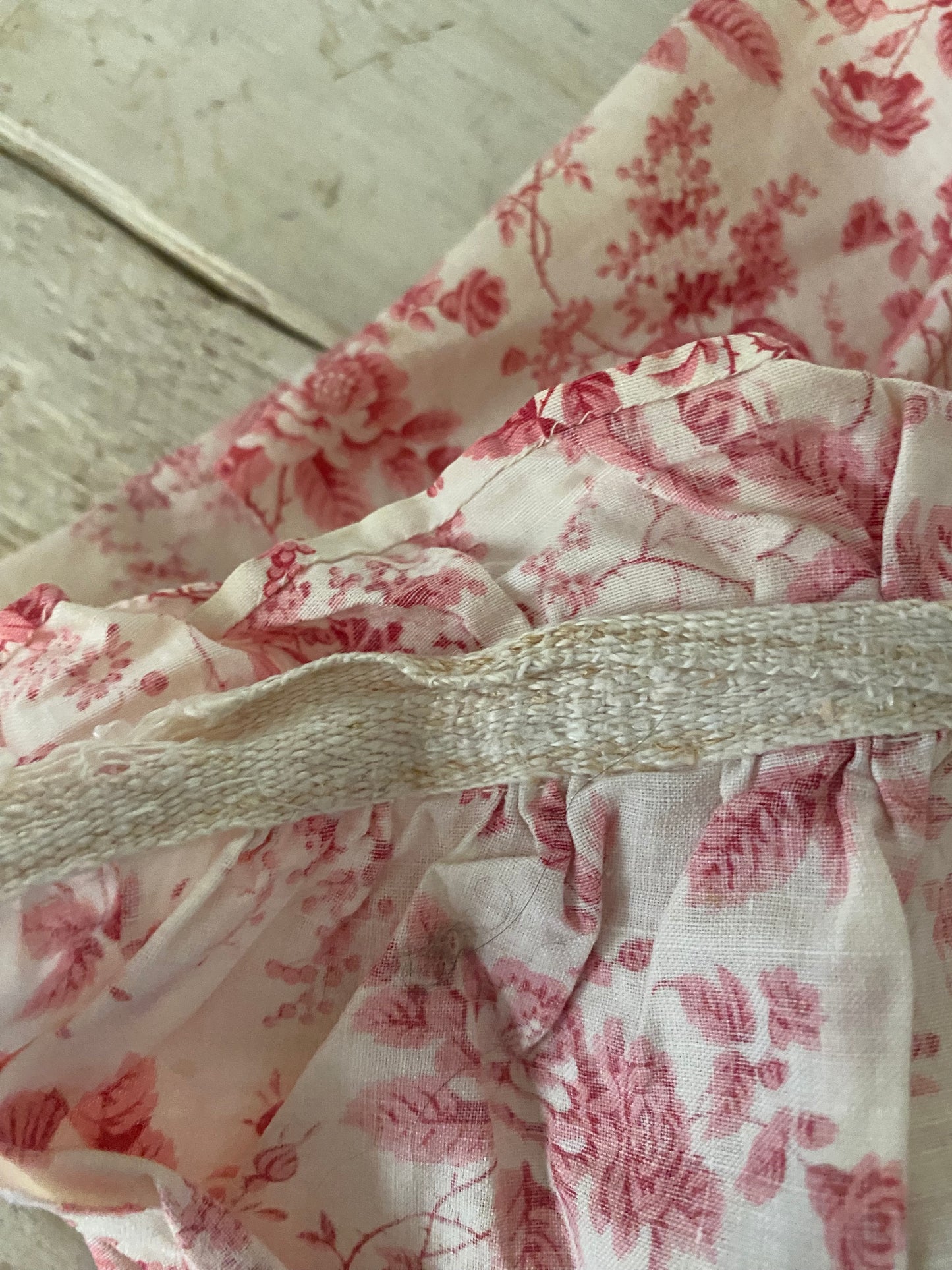 Antique French Fabric Valence Petite Curtain Red White Rose