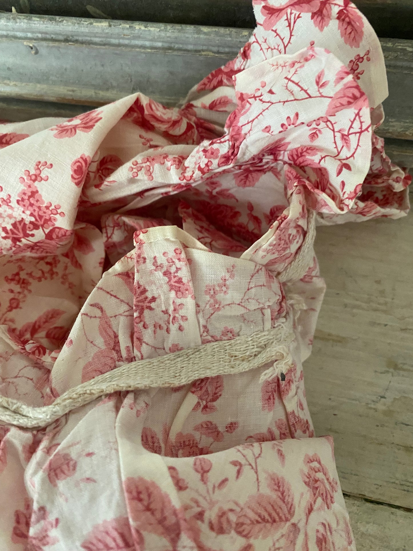Antique French Fabric Valence Petite Curtain Red White Rose