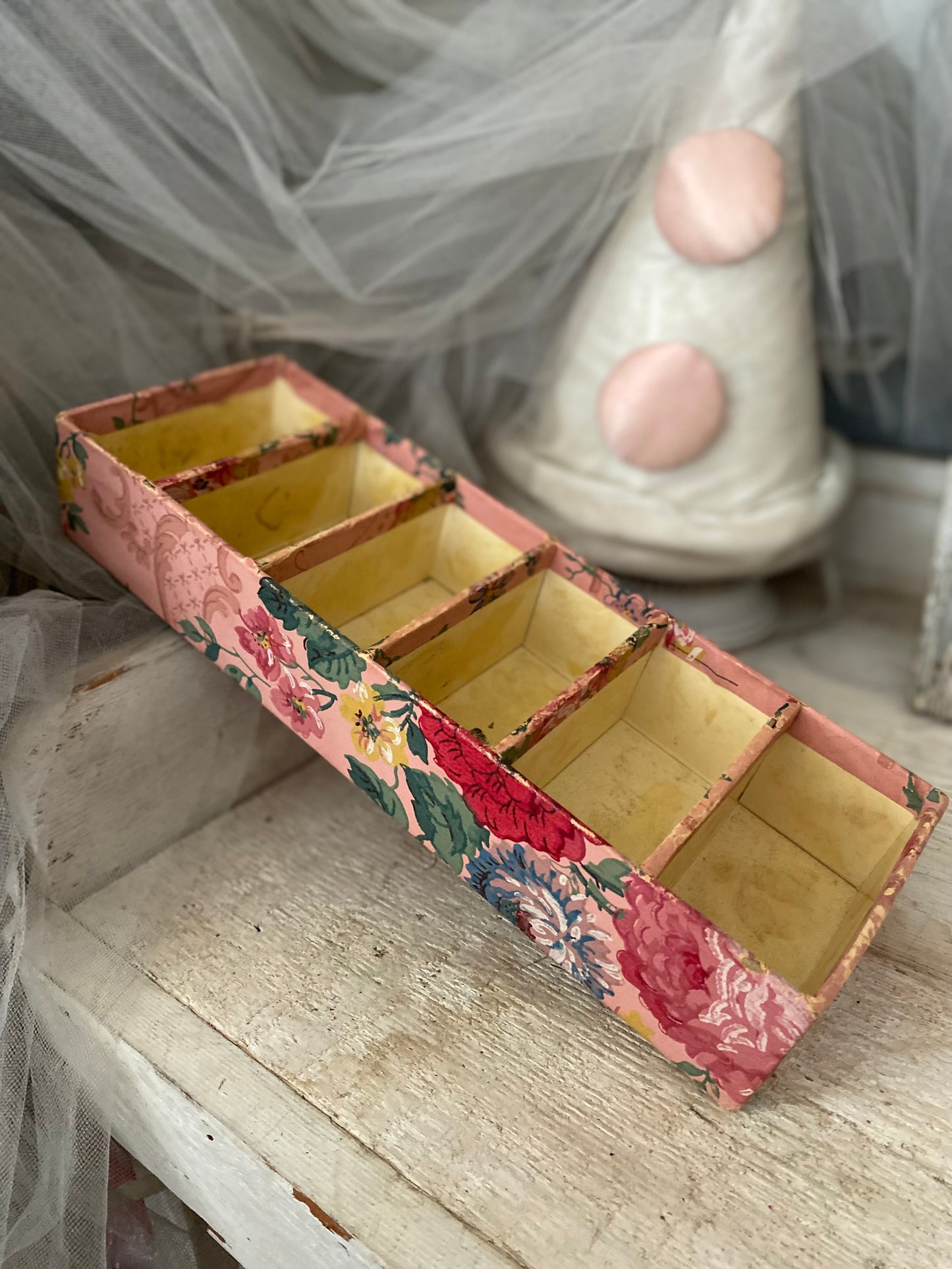 Vintage Divided Pink Wallpaper Box