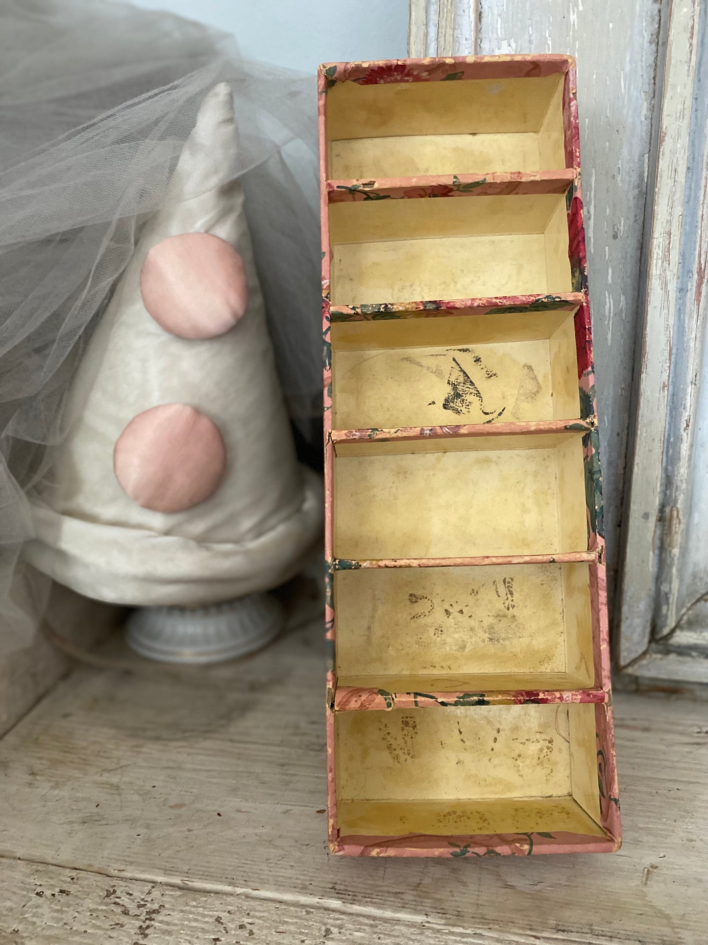 Vintage Divided Pink Wallpaper Box