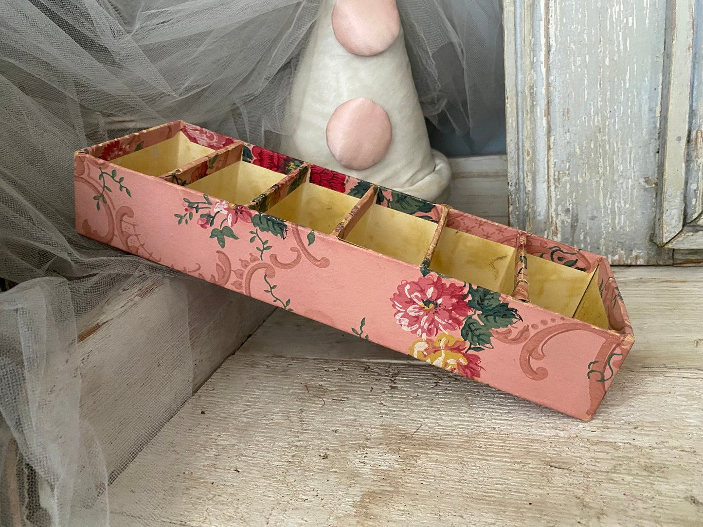 Vintage Divided Pink Wallpaper Box