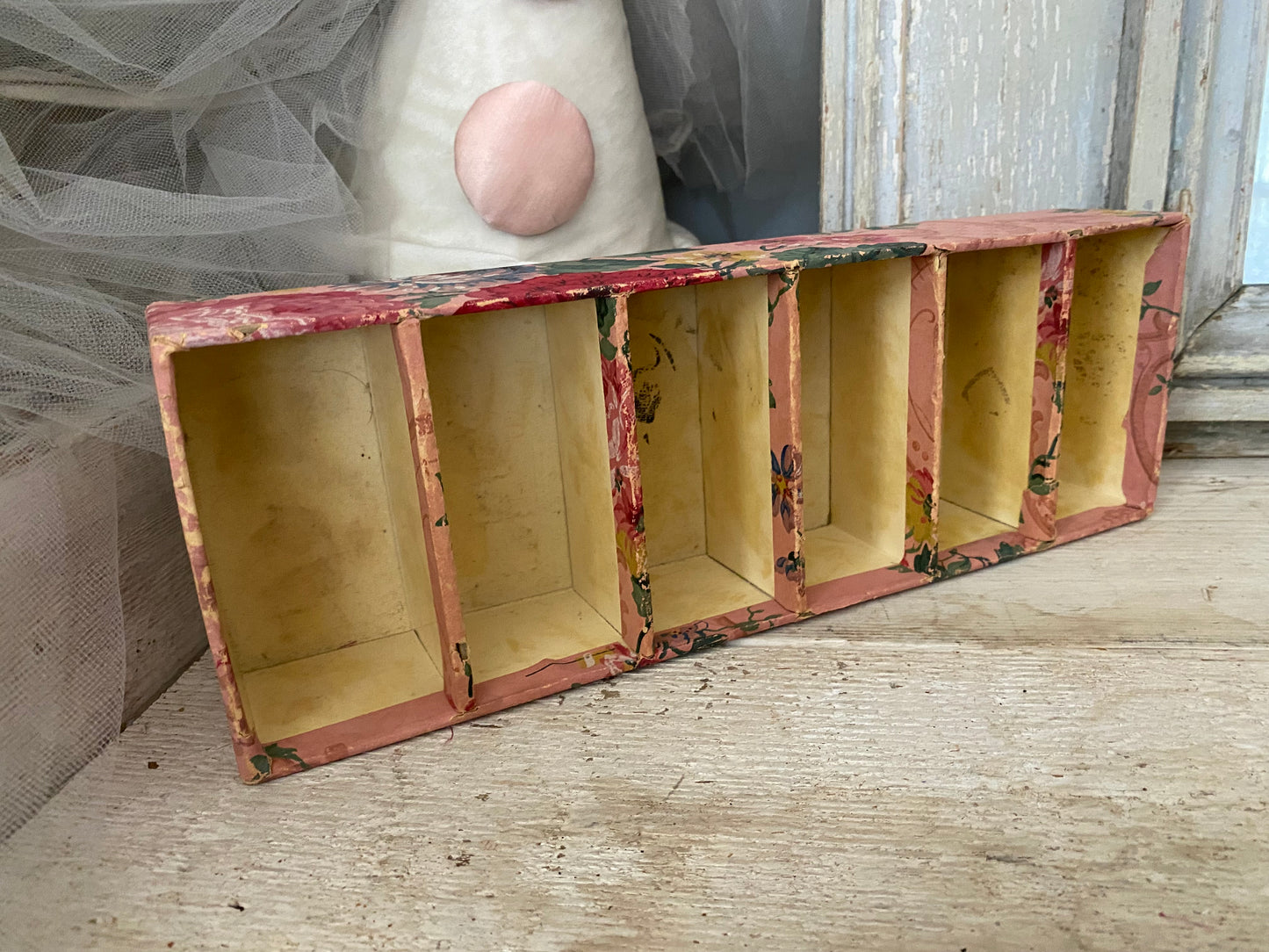 Vintage Divided Pink Wallpaper Box