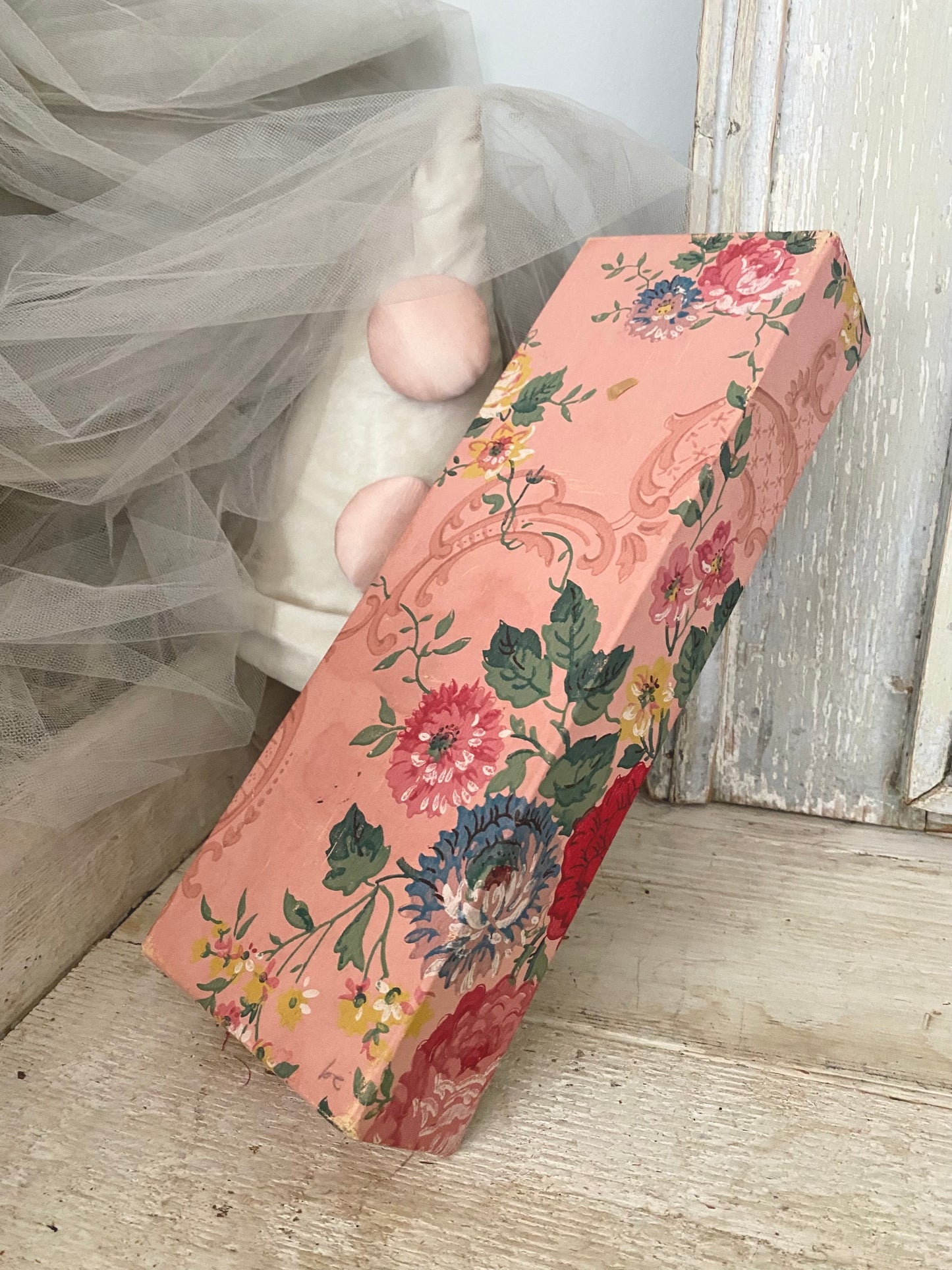 Vintage Divided Pink Wallpaper Box