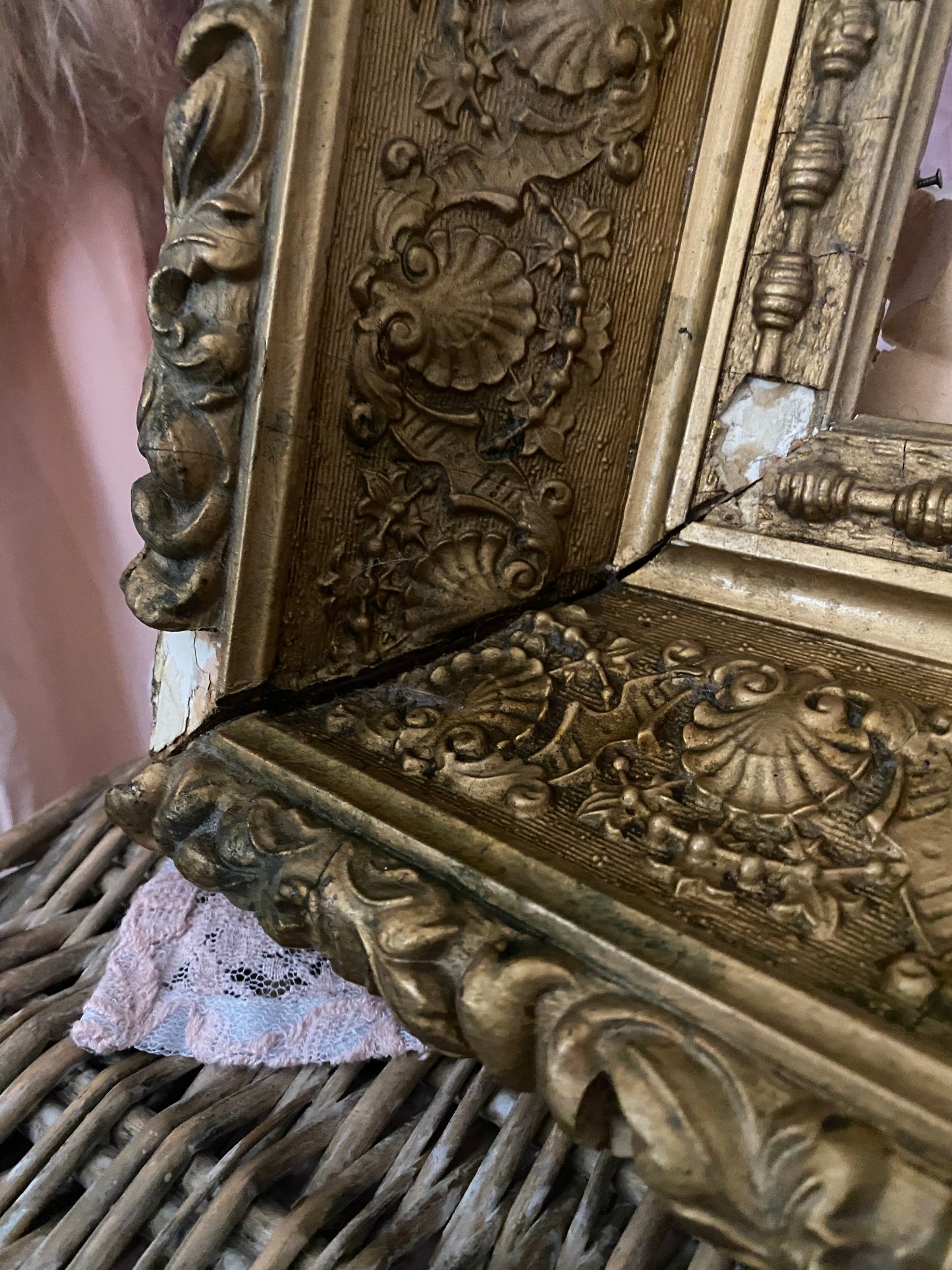 Antique Italian Gold Gesso Shell Frame