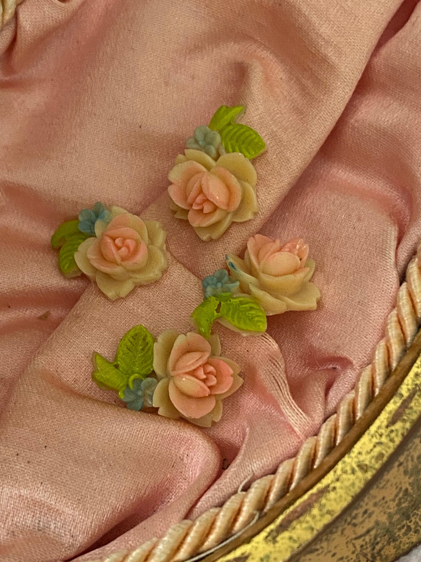 Collection Vintage Carved Jewelry Roses