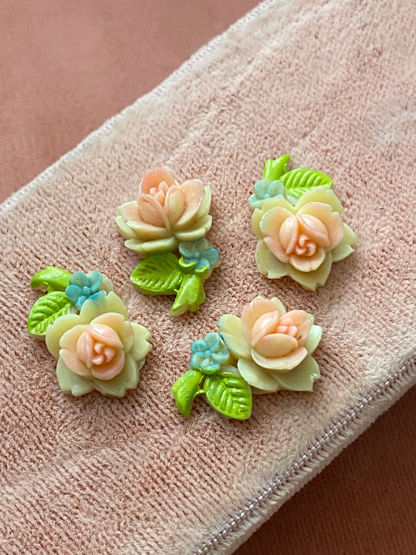 Collection Vintage Carved Jewelry Roses