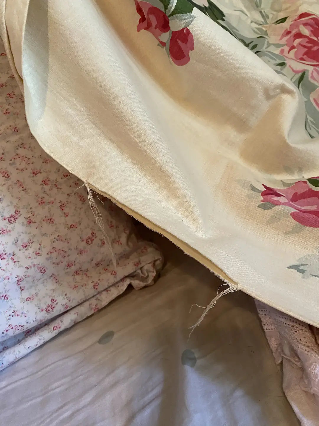Vintage Bedroom Set Pink Roses Ruffled Coverlet Curtains Bed Canopy Drapes