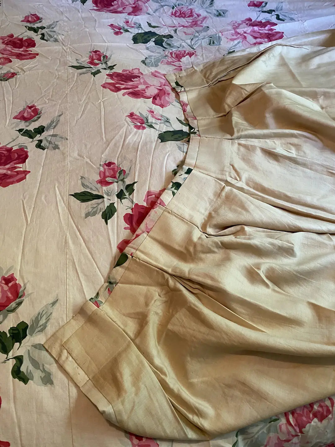 Vintage Bedroom Set Pink Roses Ruffled Coverlet Curtains Bed Canopy Drapes