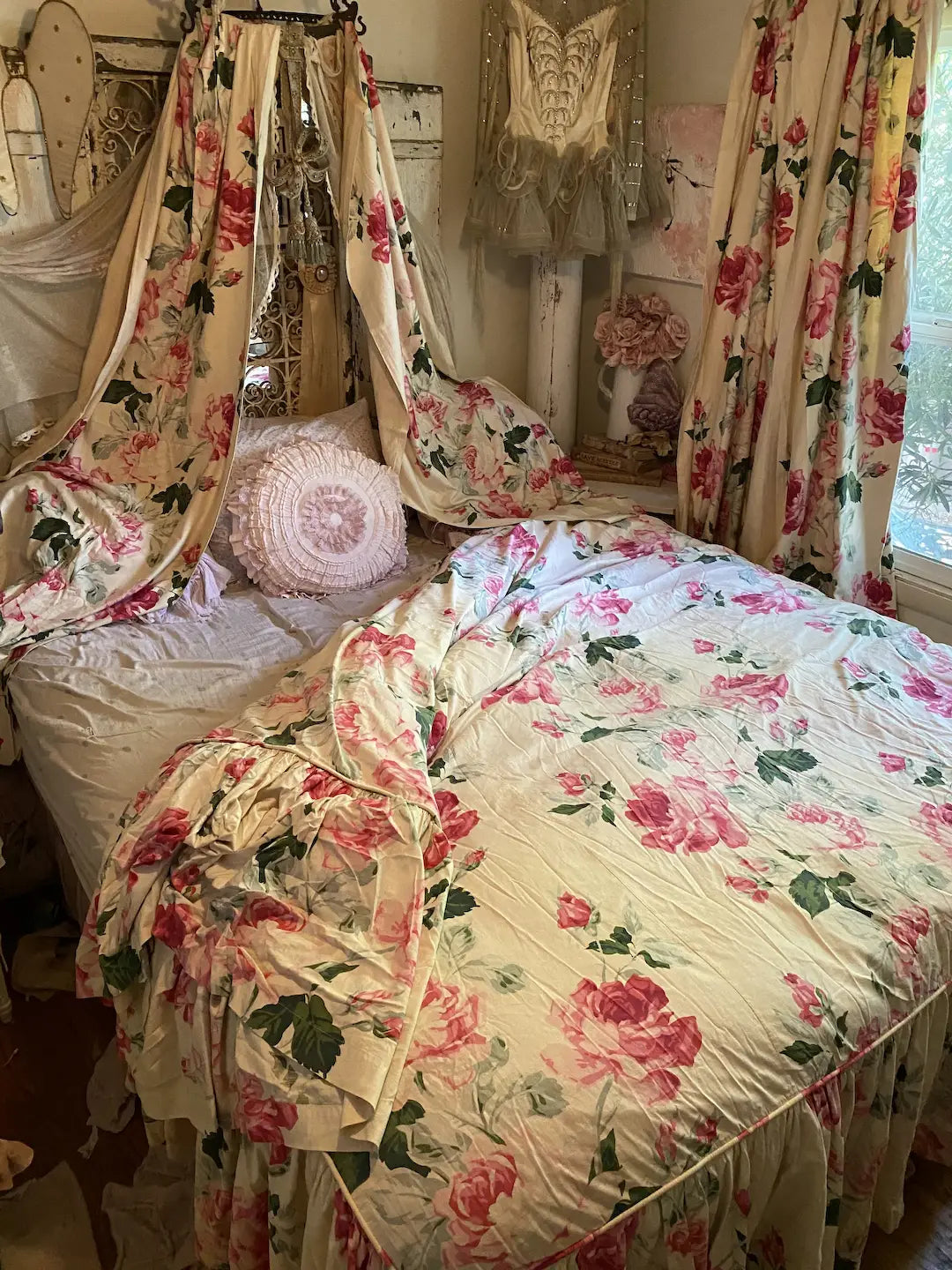 Vintage Bedroom Set Pink Roses Ruffled Coverlet Curtains Bed Canopy Drapes
