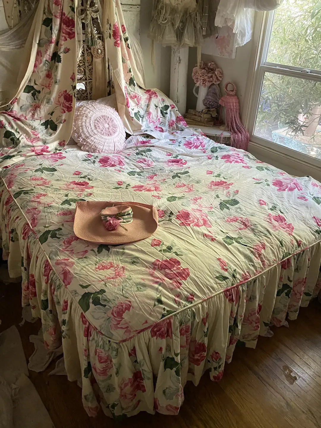 Vintage Bedroom Set Pink Roses Ruffled Coverlet Curtains Bed Canopy Drapes