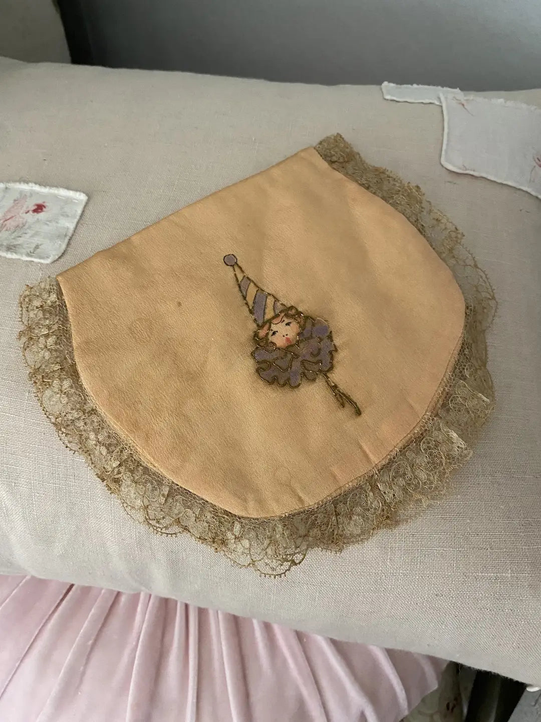 Vintage Holder Peach Lace Pierrot Face