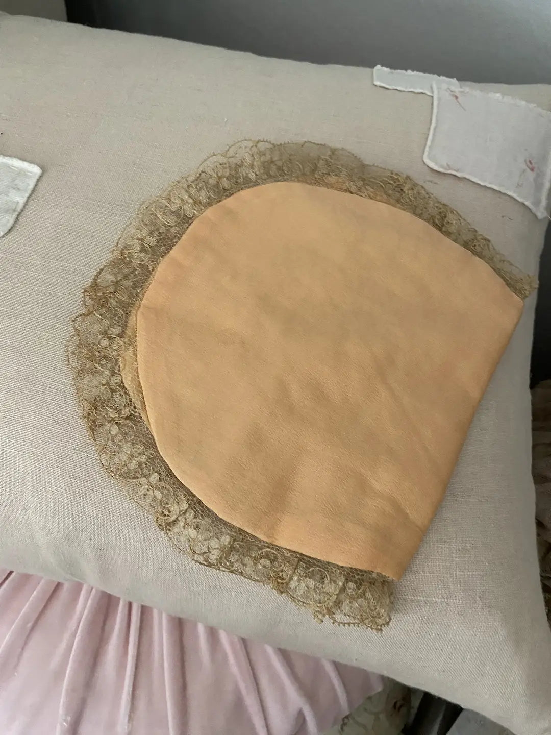Vintage Holder Peach Lace Pierrot Face