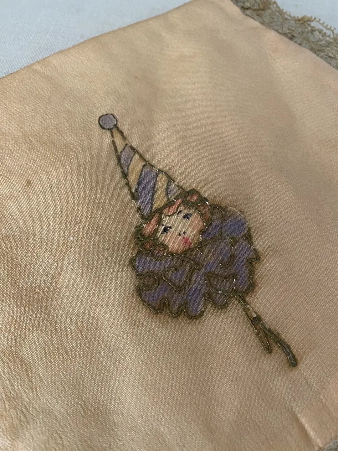 Vintage Holder Peach Lace Pierrot Face