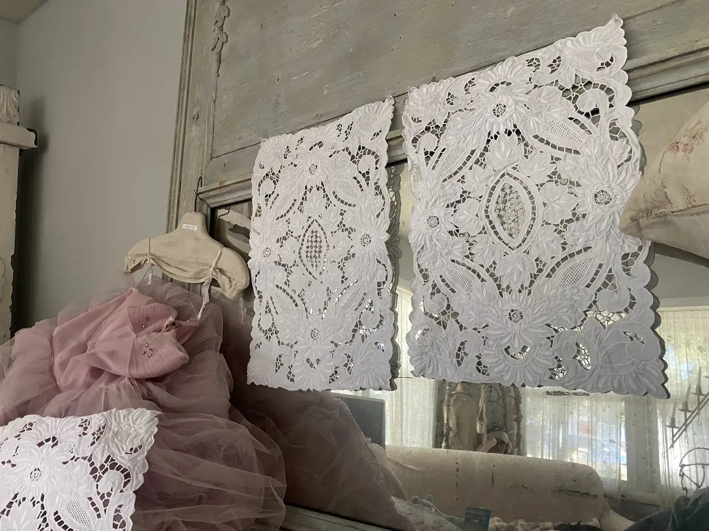 Set 4 Antique Floral Lace Embroidered White Linen Placemats