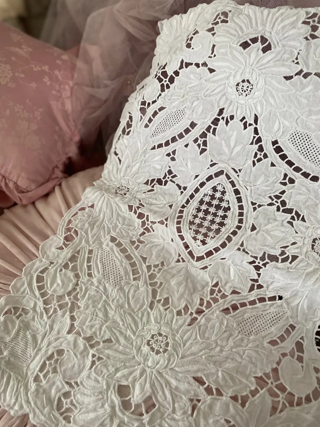 Set 4 Antique Floral Lace Embroidered White Linen Placemats