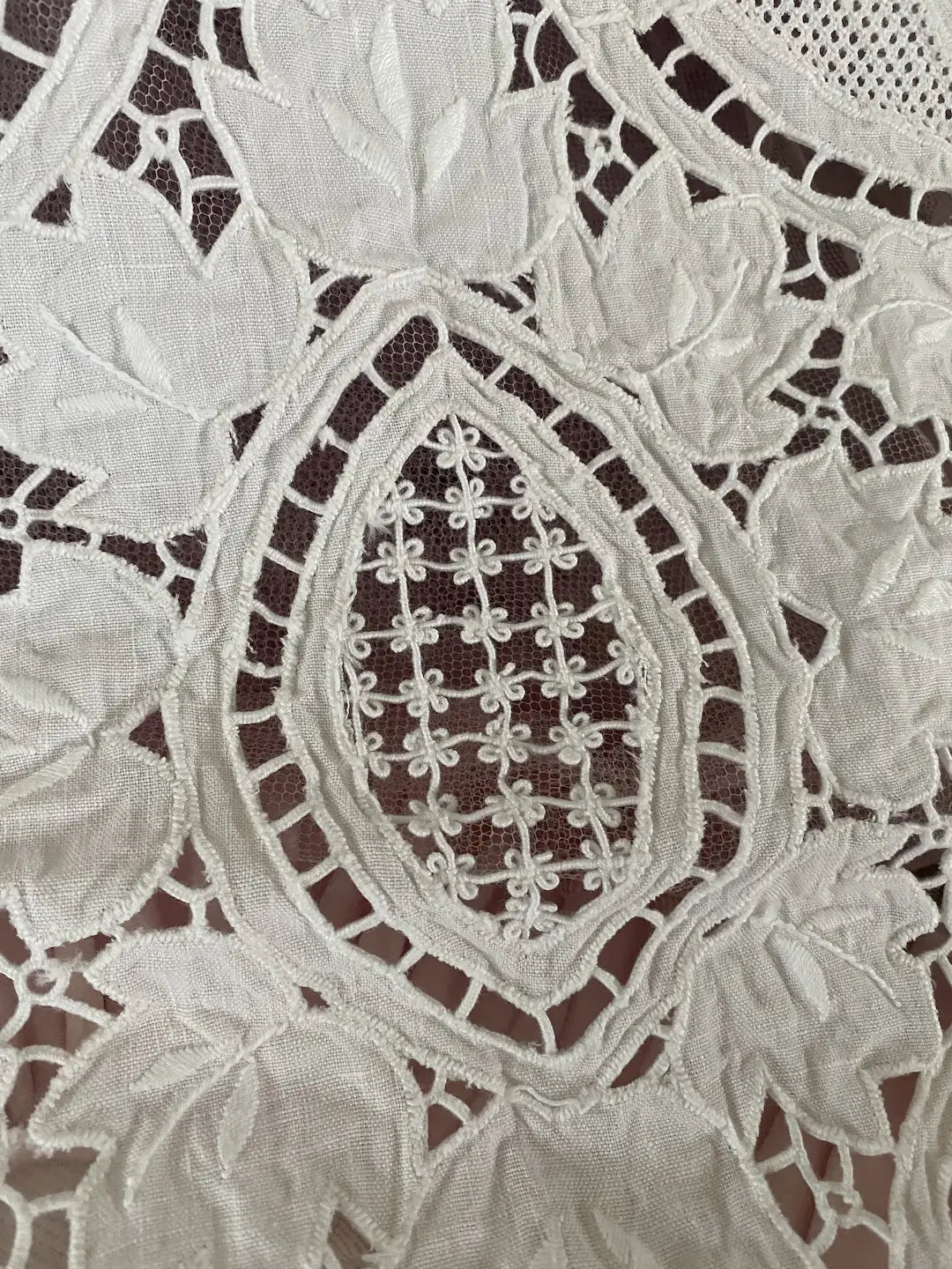 Set 4 Antique Floral Lace Embroidered White Linen Placemats