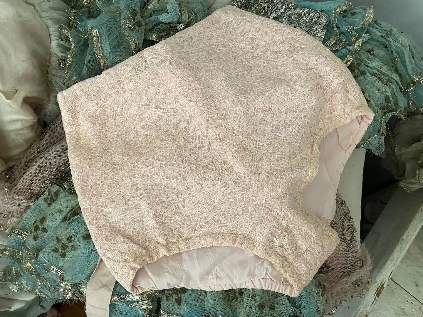 Vintage Costume Burlesque Shorts Pink Lace